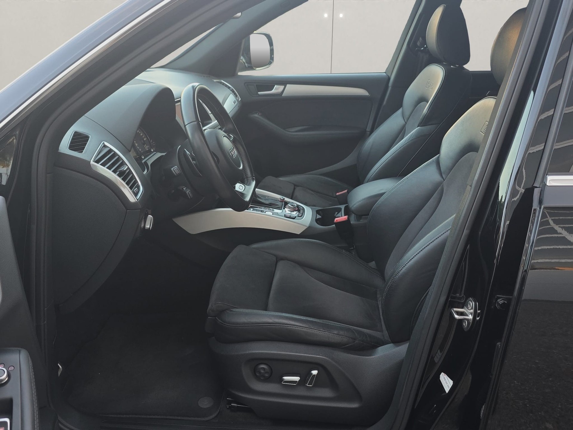 AUDI SQ5 3.0 TDI quattro tiptronic-image-8