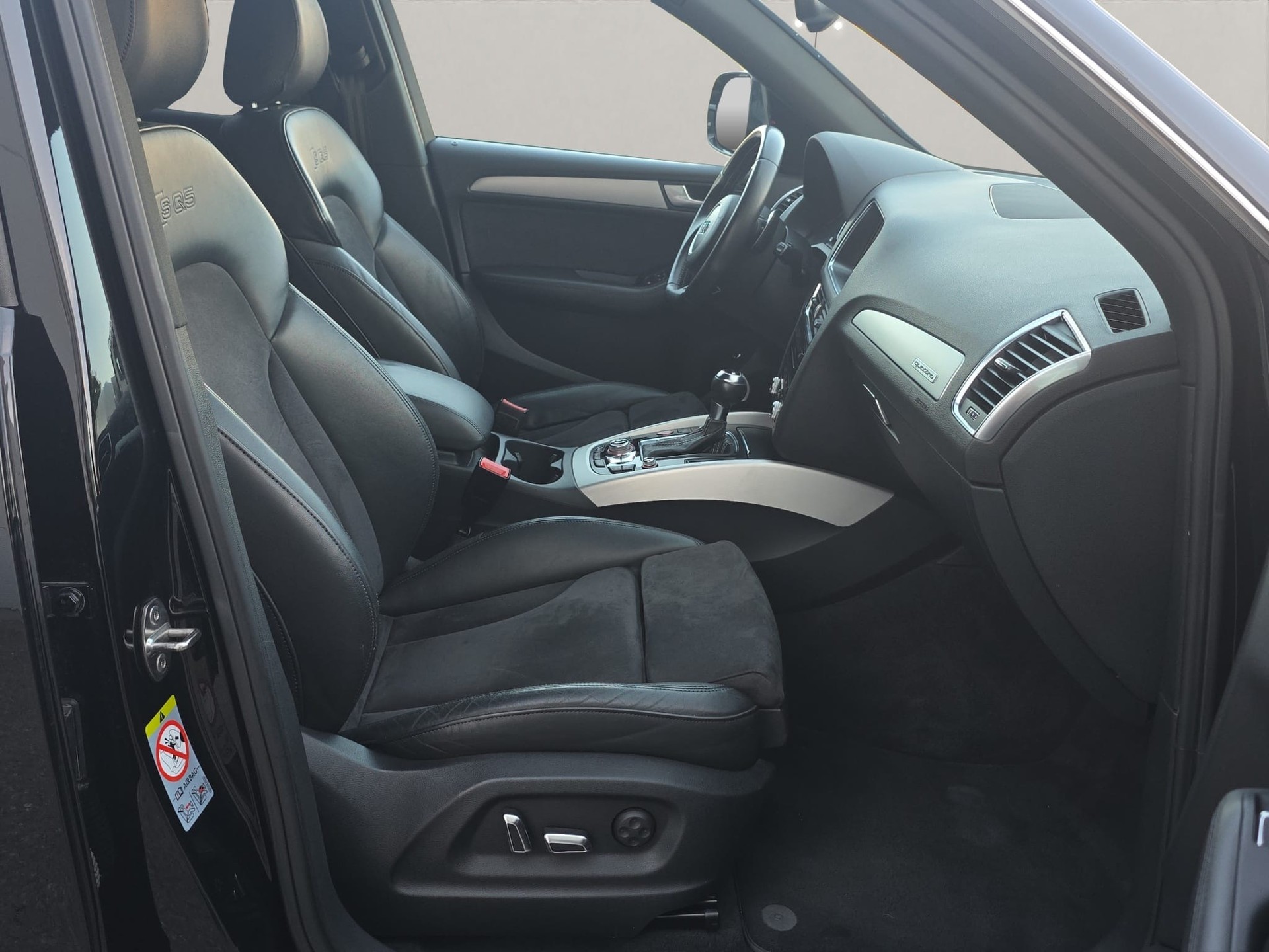 AUDI SQ5 3.0 TDI quattro tiptronic-image-12