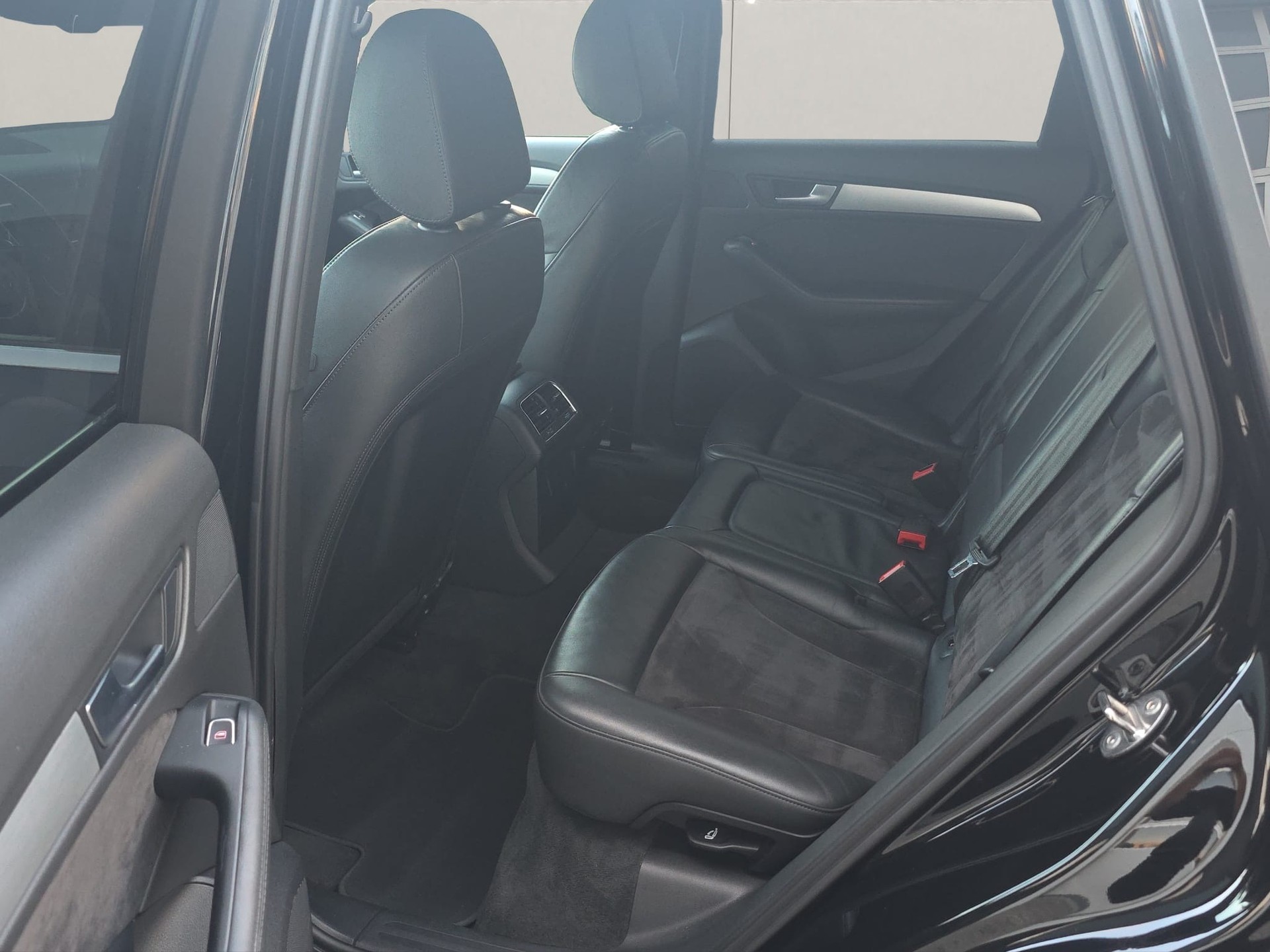 AUDI SQ5 3.0 TDI quattro tiptronic-image-9