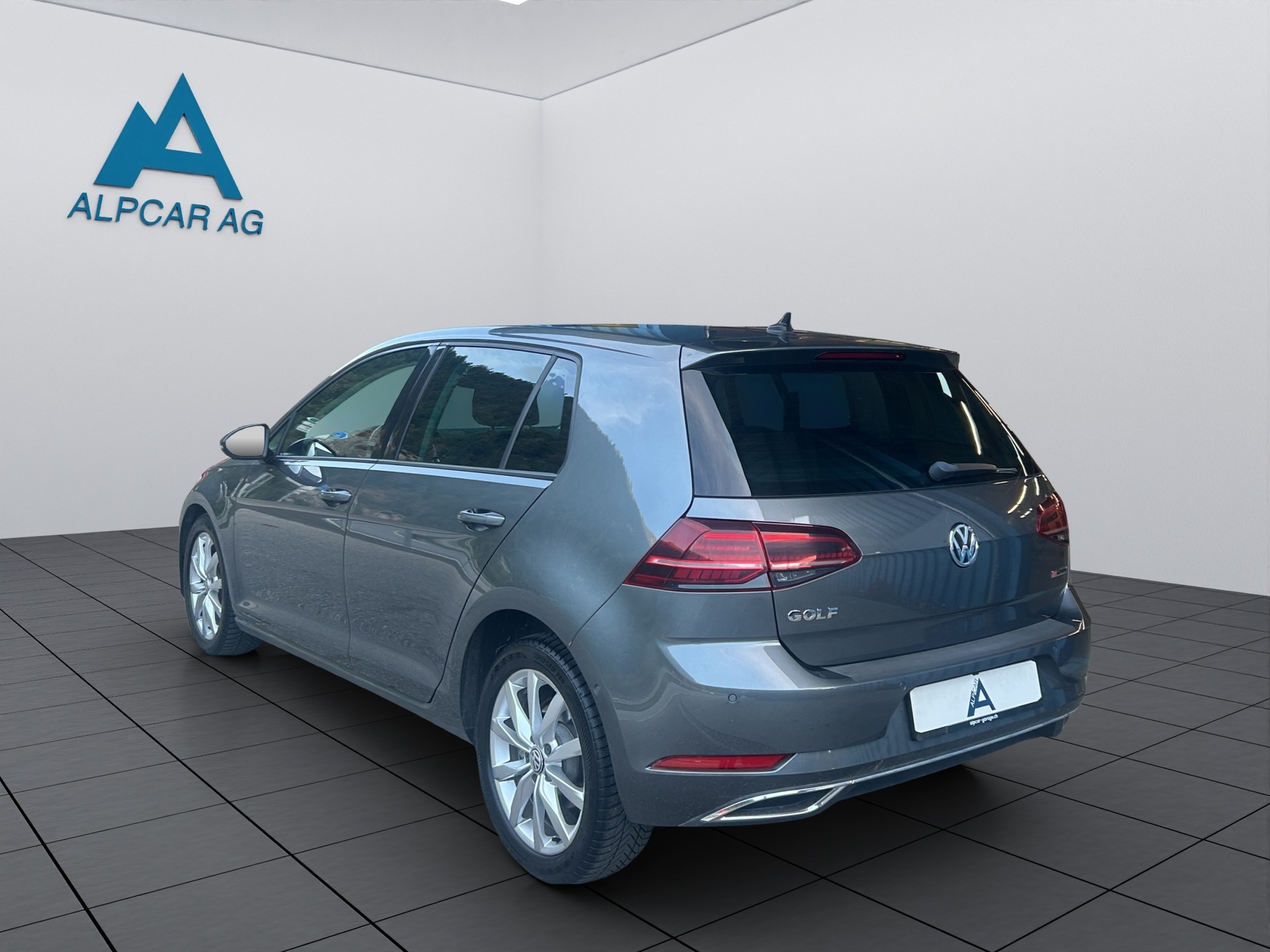 VW Golf 2.0 TDI Highline 4Motion DSG-image-4