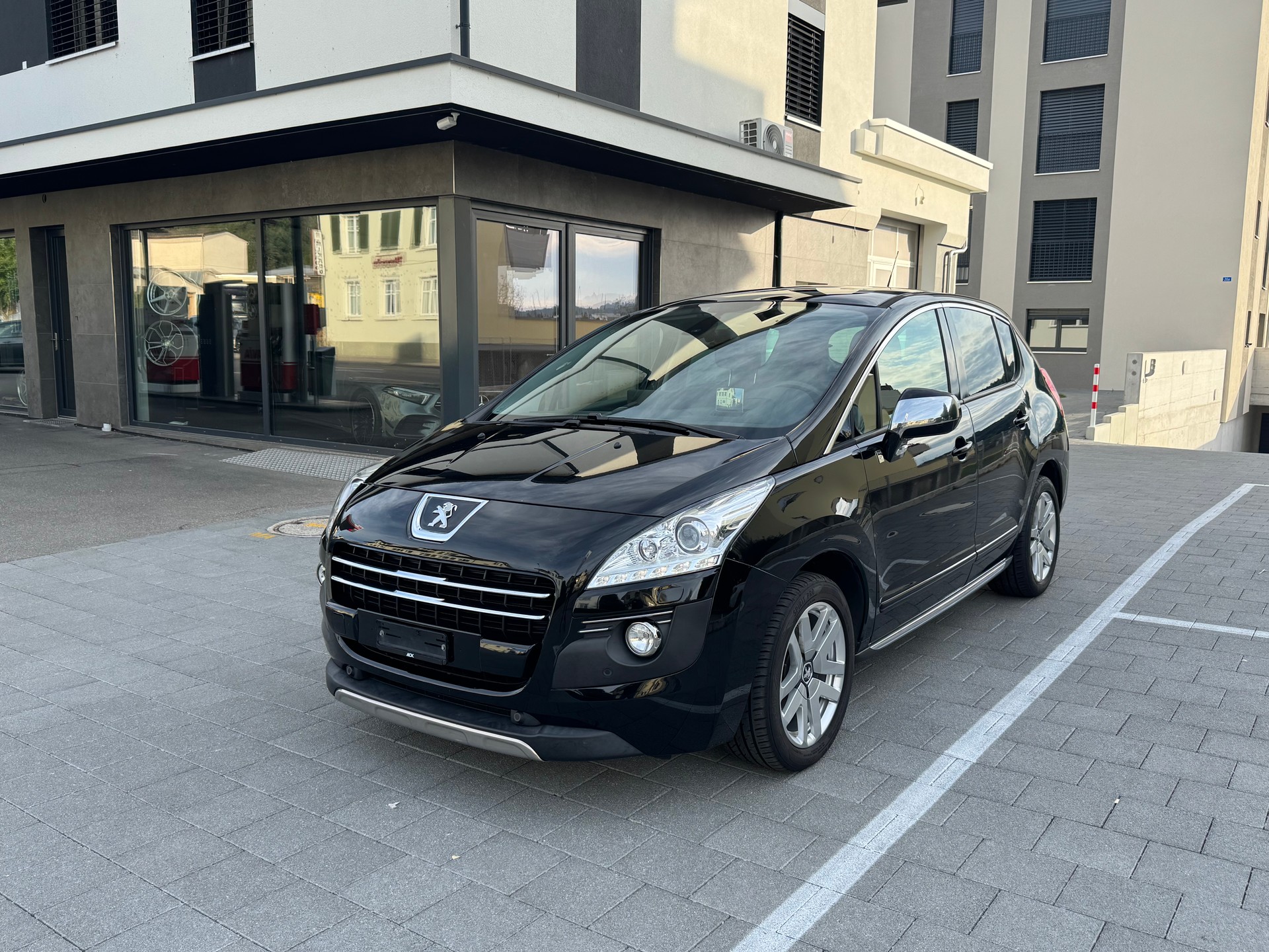 PEUGEOT 3008 HYbrid4 4X4 2.0 HDI EGS6