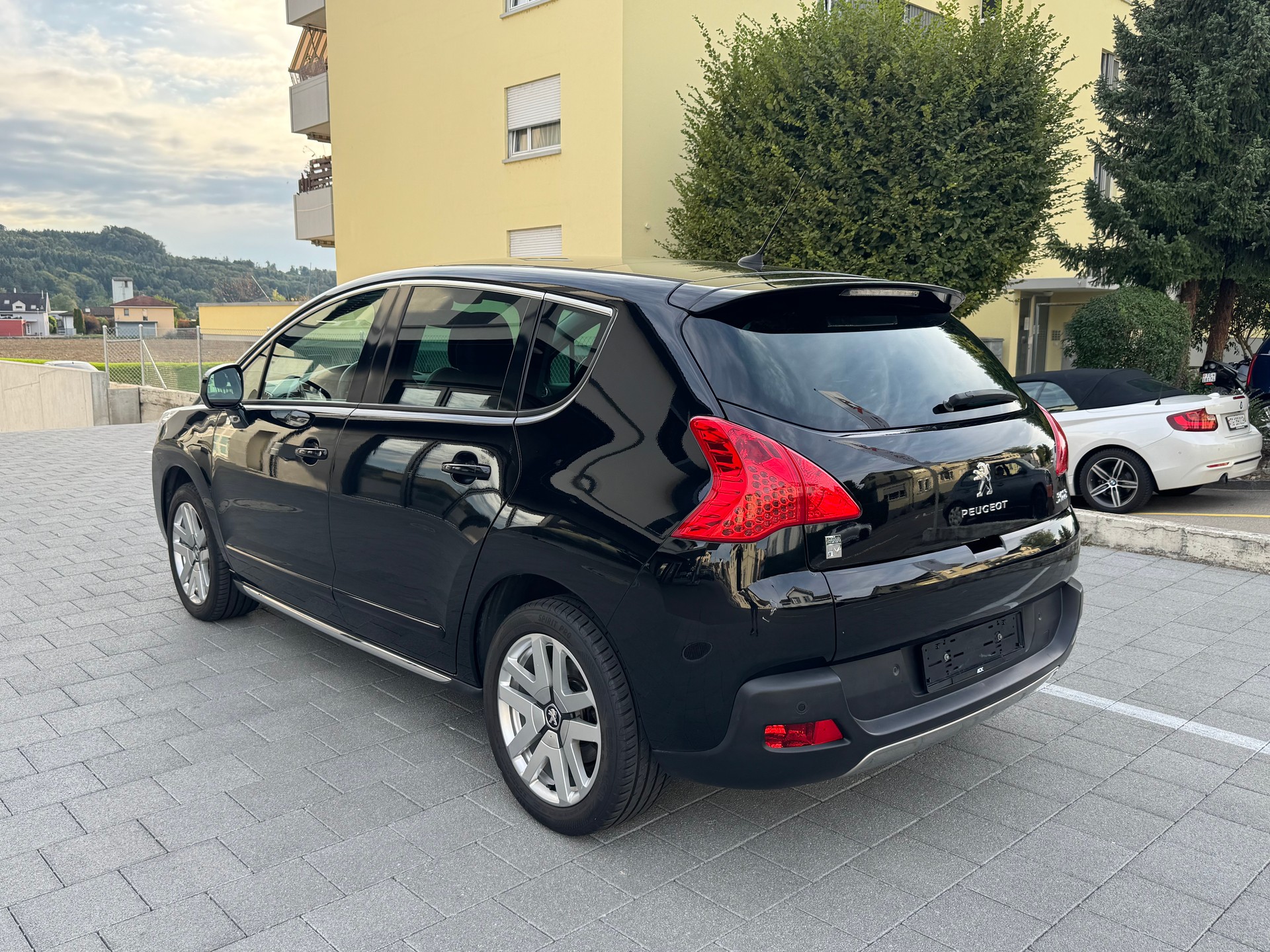 PEUGEOT 3008 HYbrid4 4X4 2.0 HDI EGS6-showroom-element-2