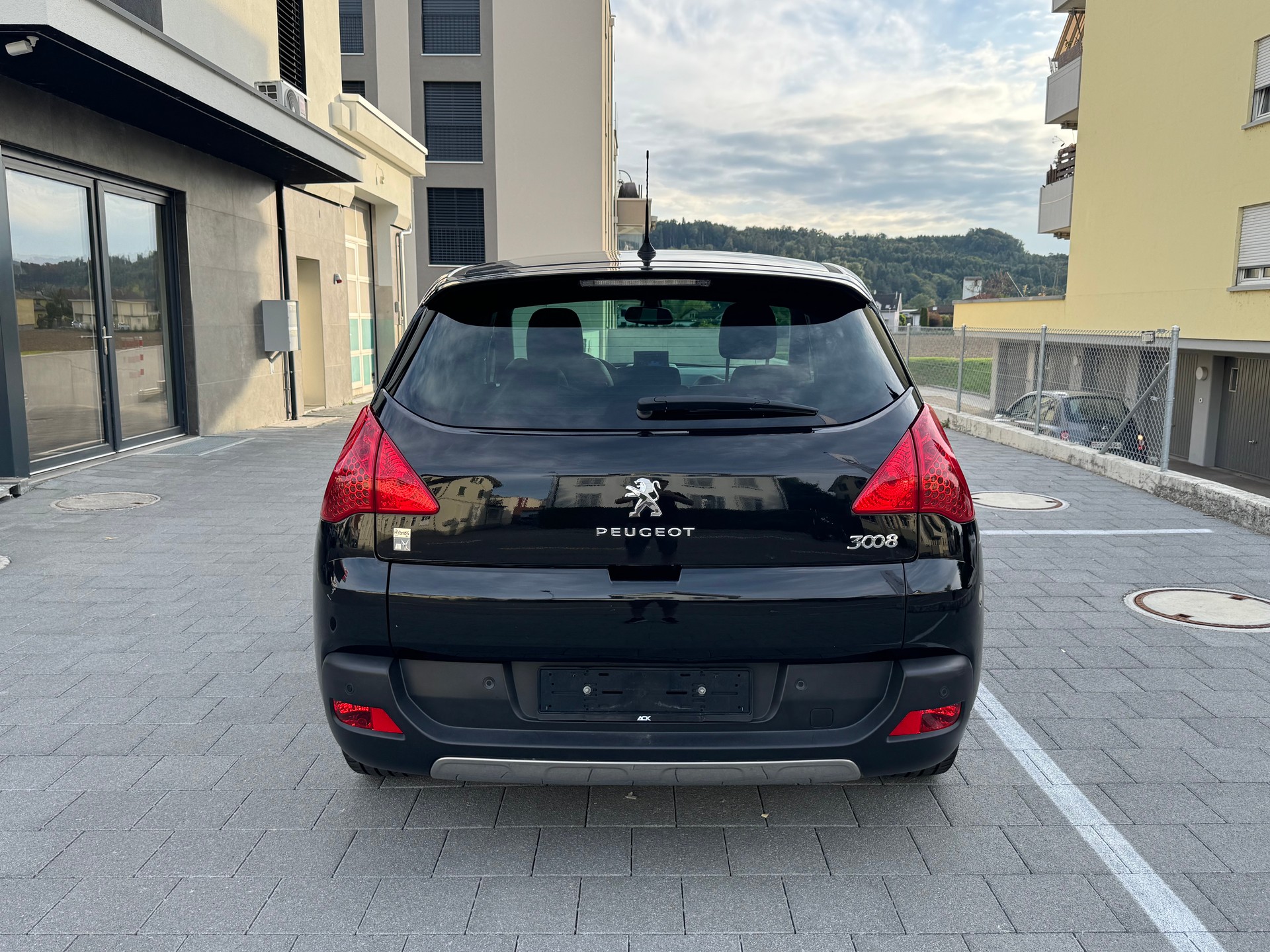 PEUGEOT 3008 HYbrid4 4X4 2.0 HDI EGS6-showroom-element-3