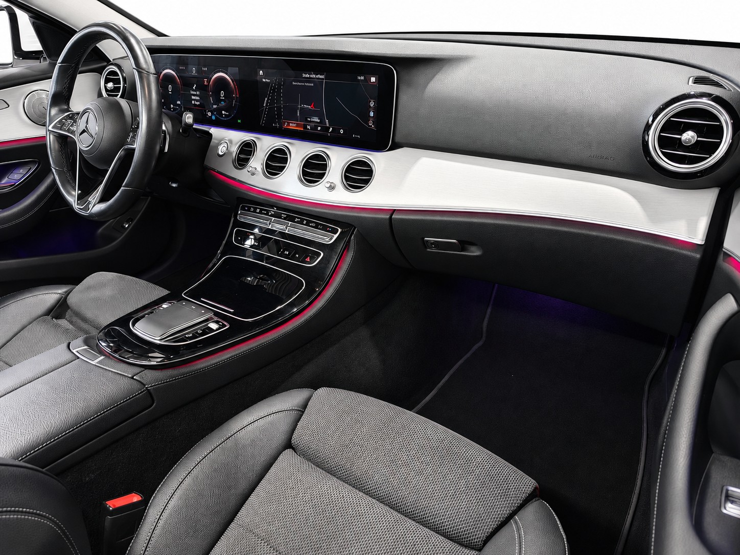 MERCEDES-BENZ E 300 de AMG Line 4matic Kombi Pack Premium " 360°-Kamera " Panorama-Schiebedach "-image-9