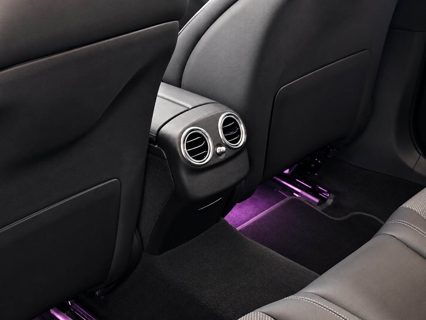 MERCEDES-BENZ E 300 de AMG Line 4matic Kombi Pack Premium " 360°-Kamera " Panorama-Schiebedach "-image-16