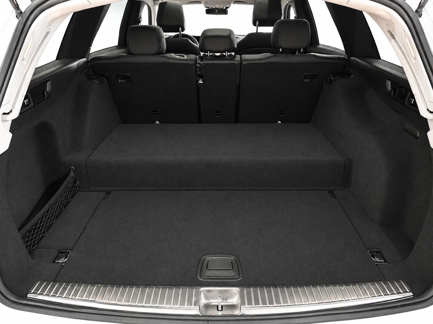 MERCEDES-BENZ E 300 de AMG Line 4matic Kombi Pack Premium " 360°-Kamera " Panorama-Schiebedach "-image-22