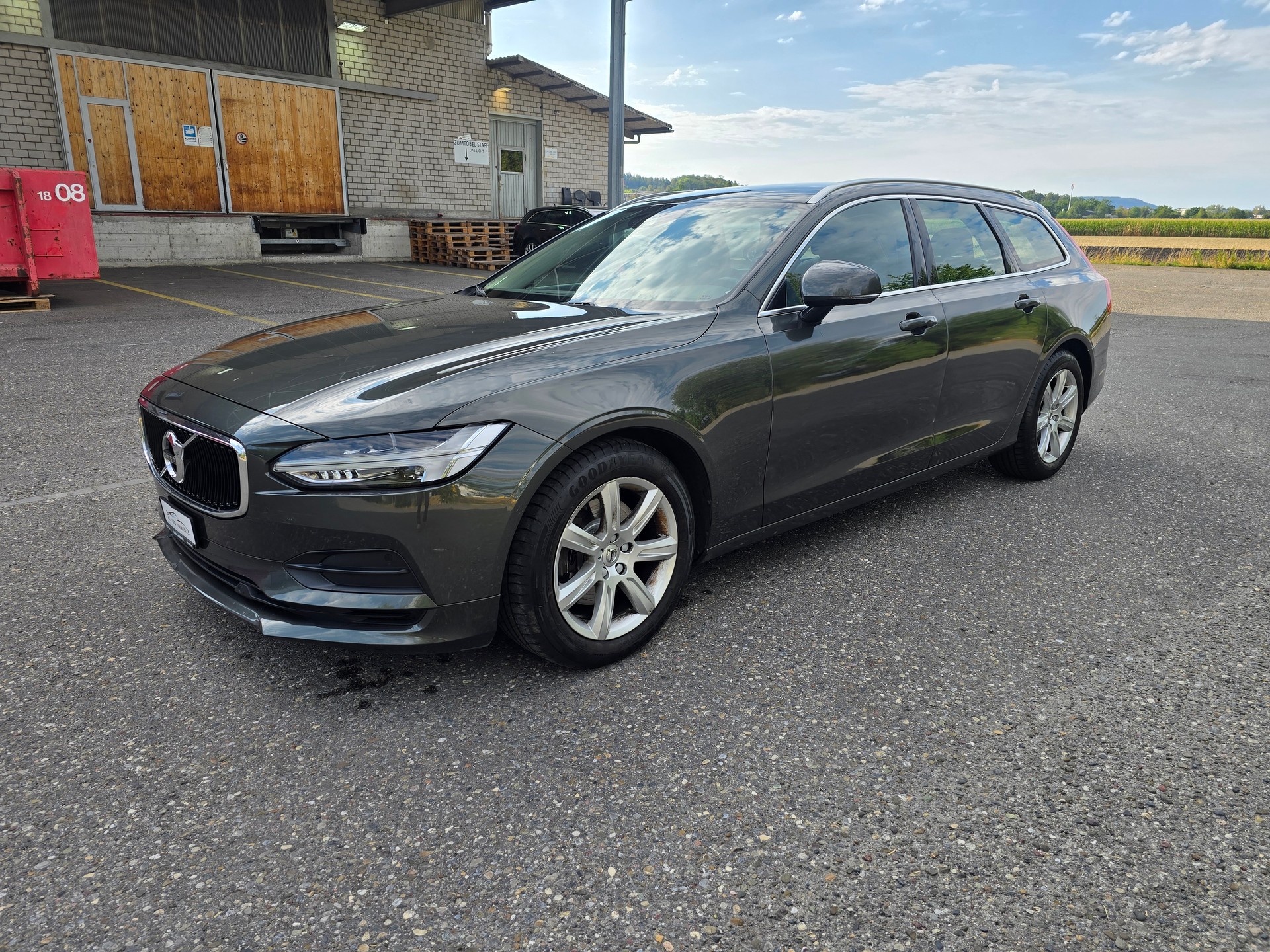 VOLVO V90 D3 AWD Kinetic Geartronic-image-1