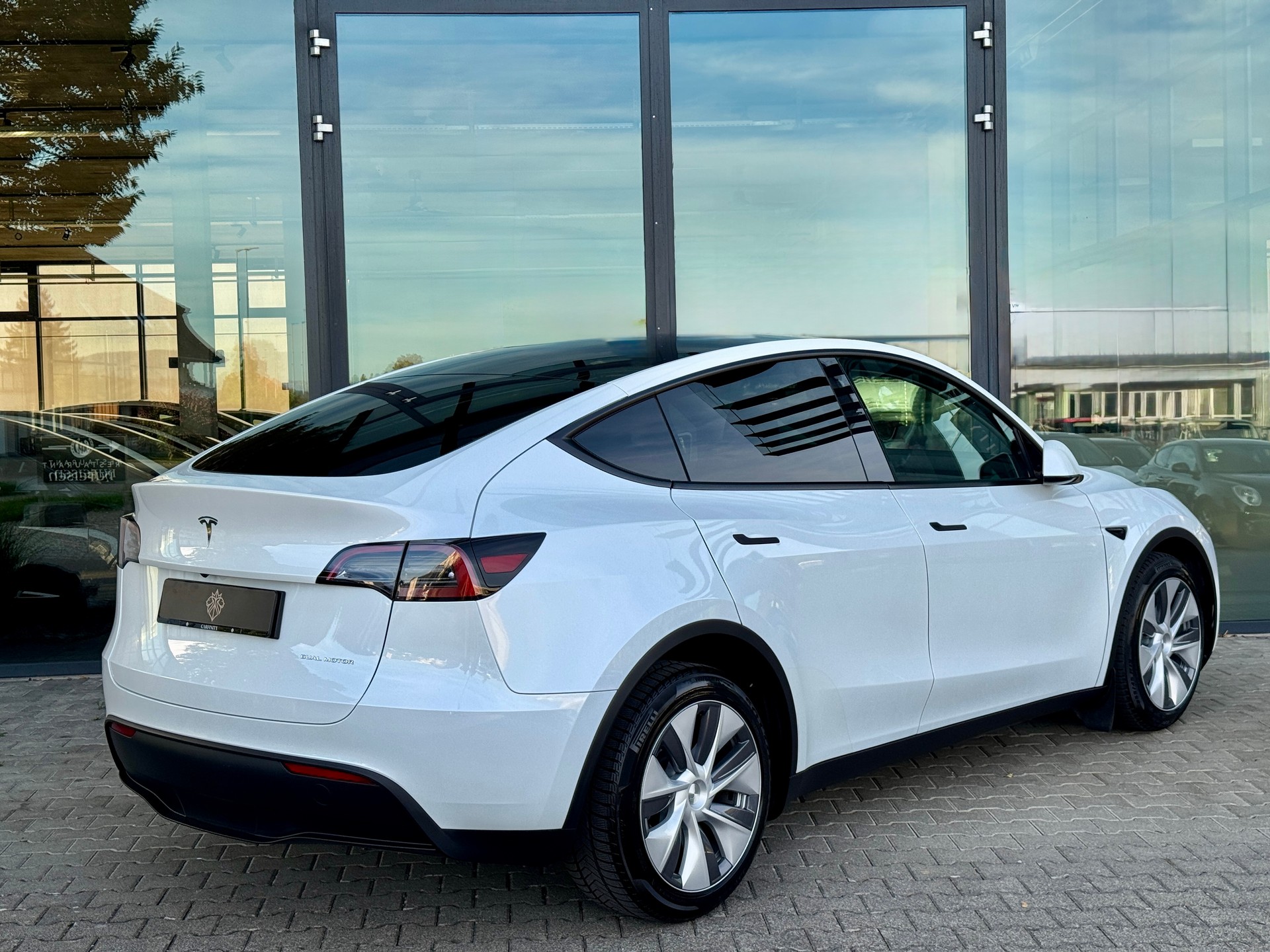TESLA Model Y Long Range-image-5