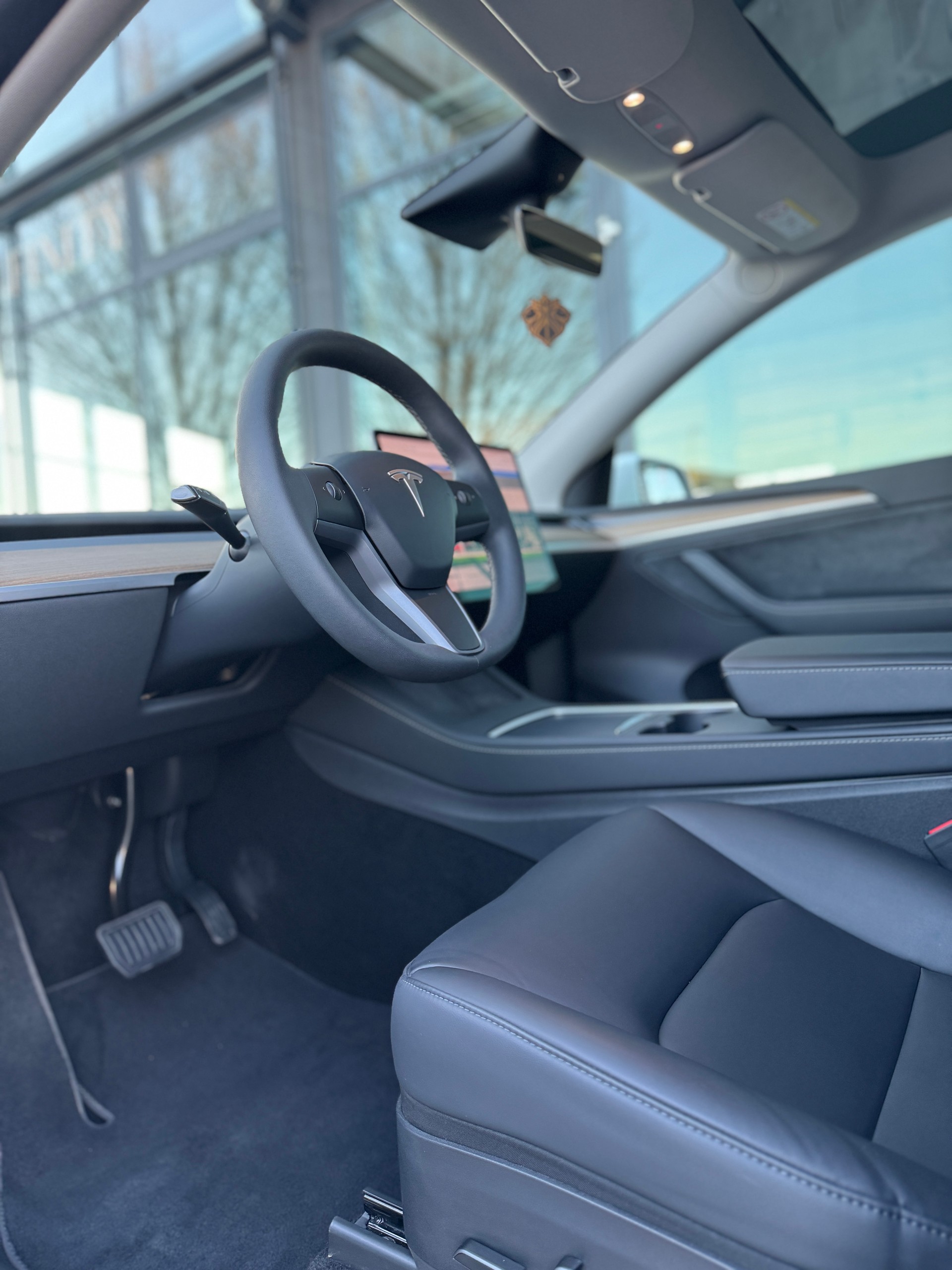 TESLA Model Y Long Range-image-9