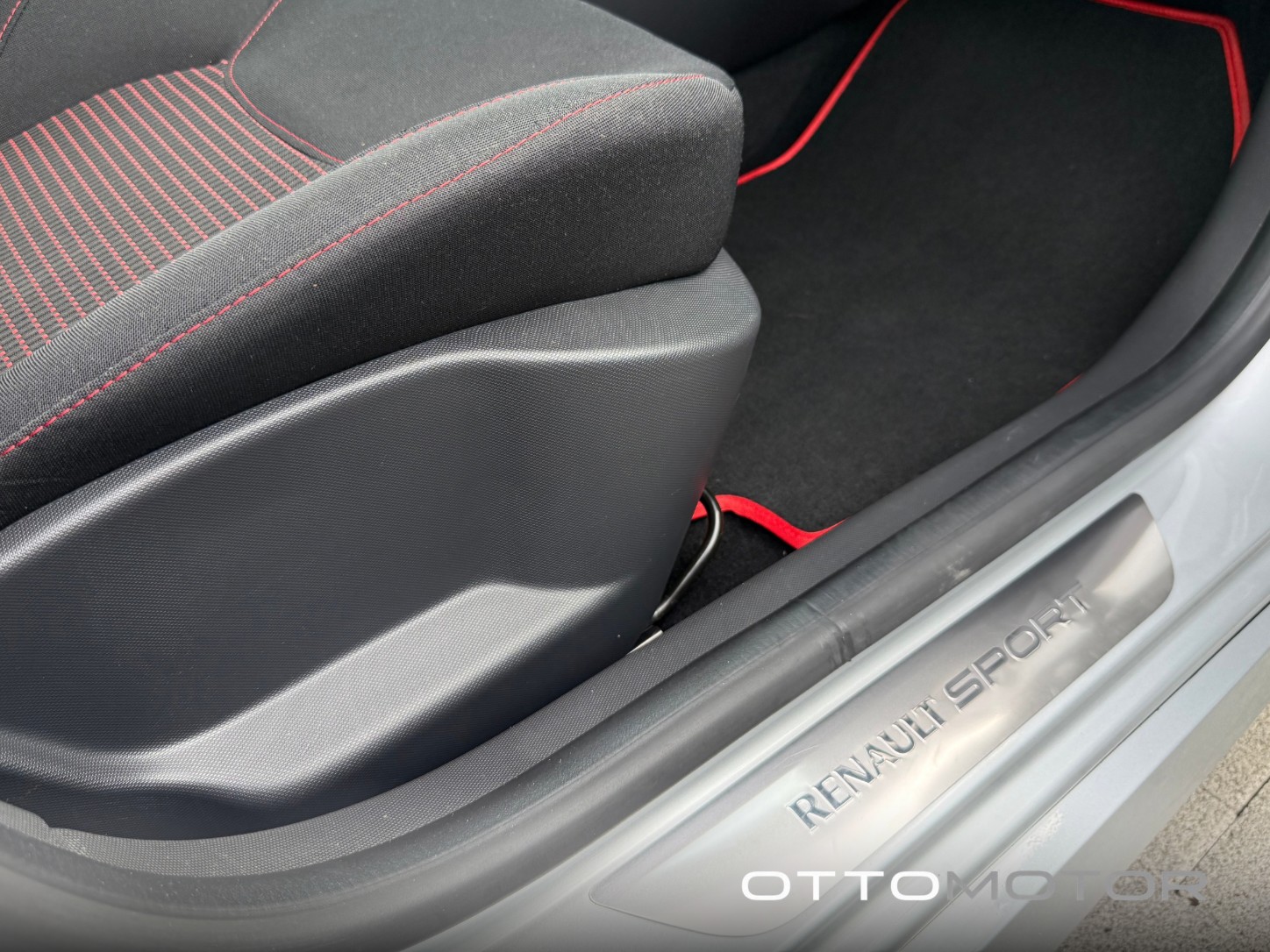 RENAULT RS 200EDC - Ein Auto von OTTOMOTOR - Hilft beim Kauf und Verkauf Ihres Fahrzeugs-image-7