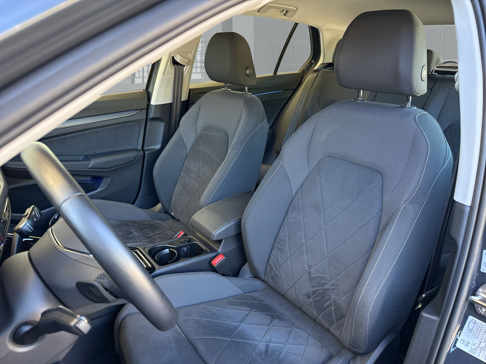 VW Golf 2.0 TSI Style DSG-image-11