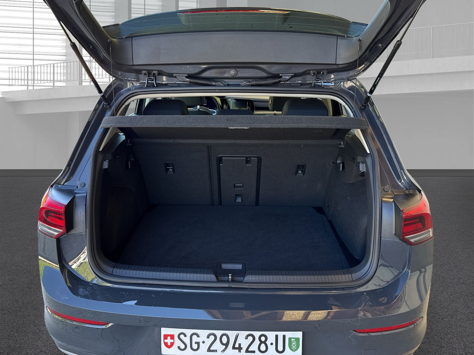 VW Golf 2.0 TSI Style DSG-image-16