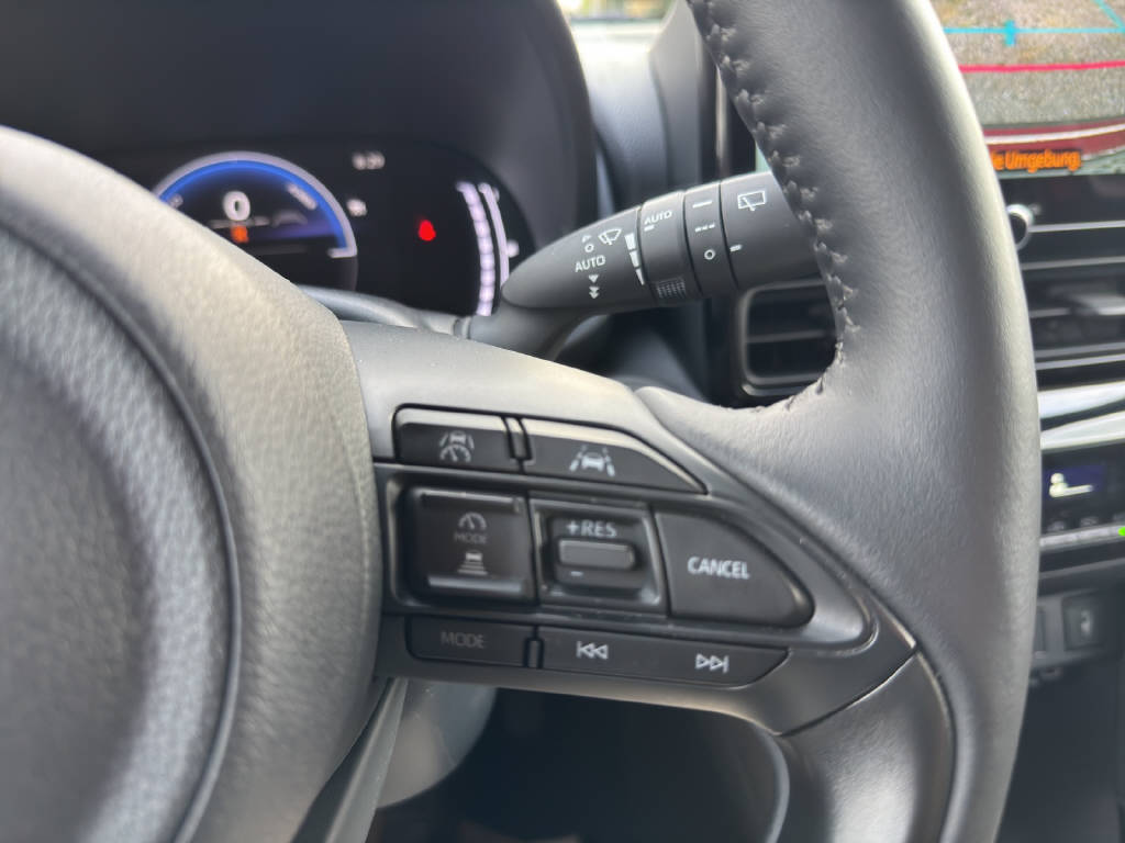 TOYOTA Yaris Cross 1.5 VVT-i HSD Trend AWD-i-image-8