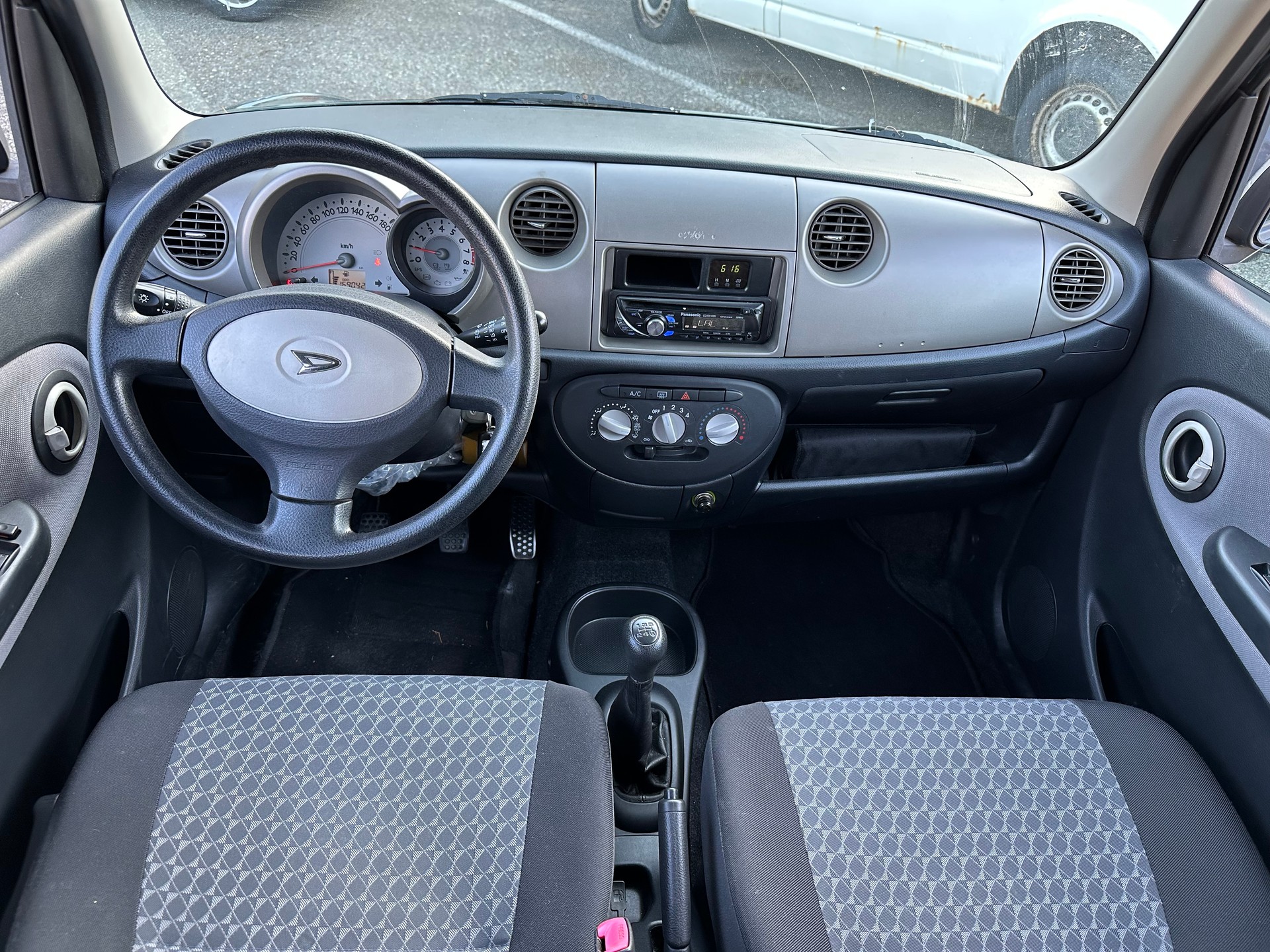 DAIHATSU Trevis 1.0-image-6