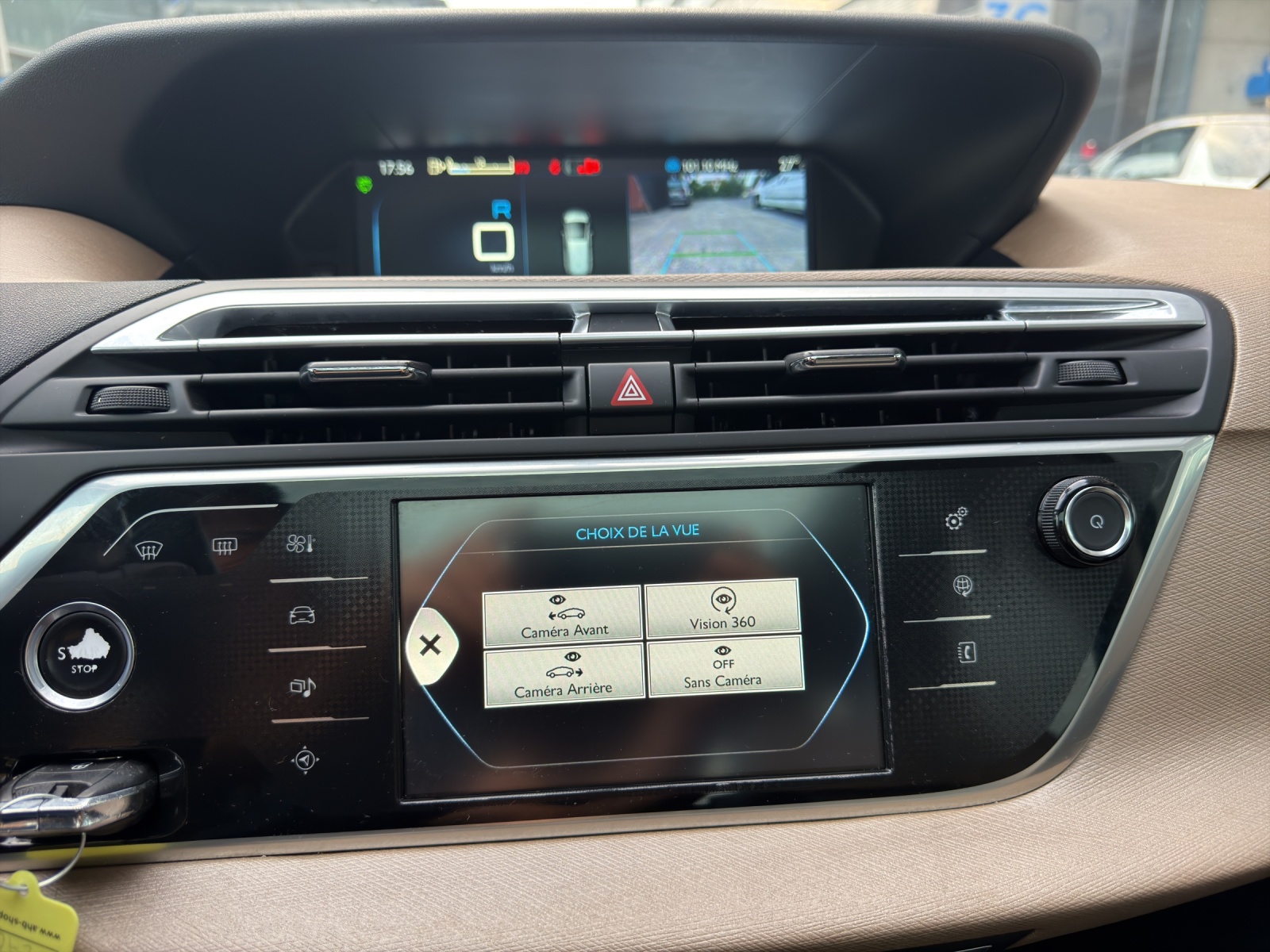 CITROEN Grand C4 Picasso 2.0 BlueHDi Exclusive Automatic-image-23