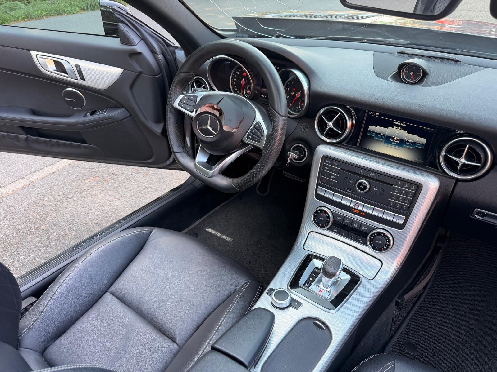 MERCEDES-BENZ SLC 200 9G-Tronic-image-11