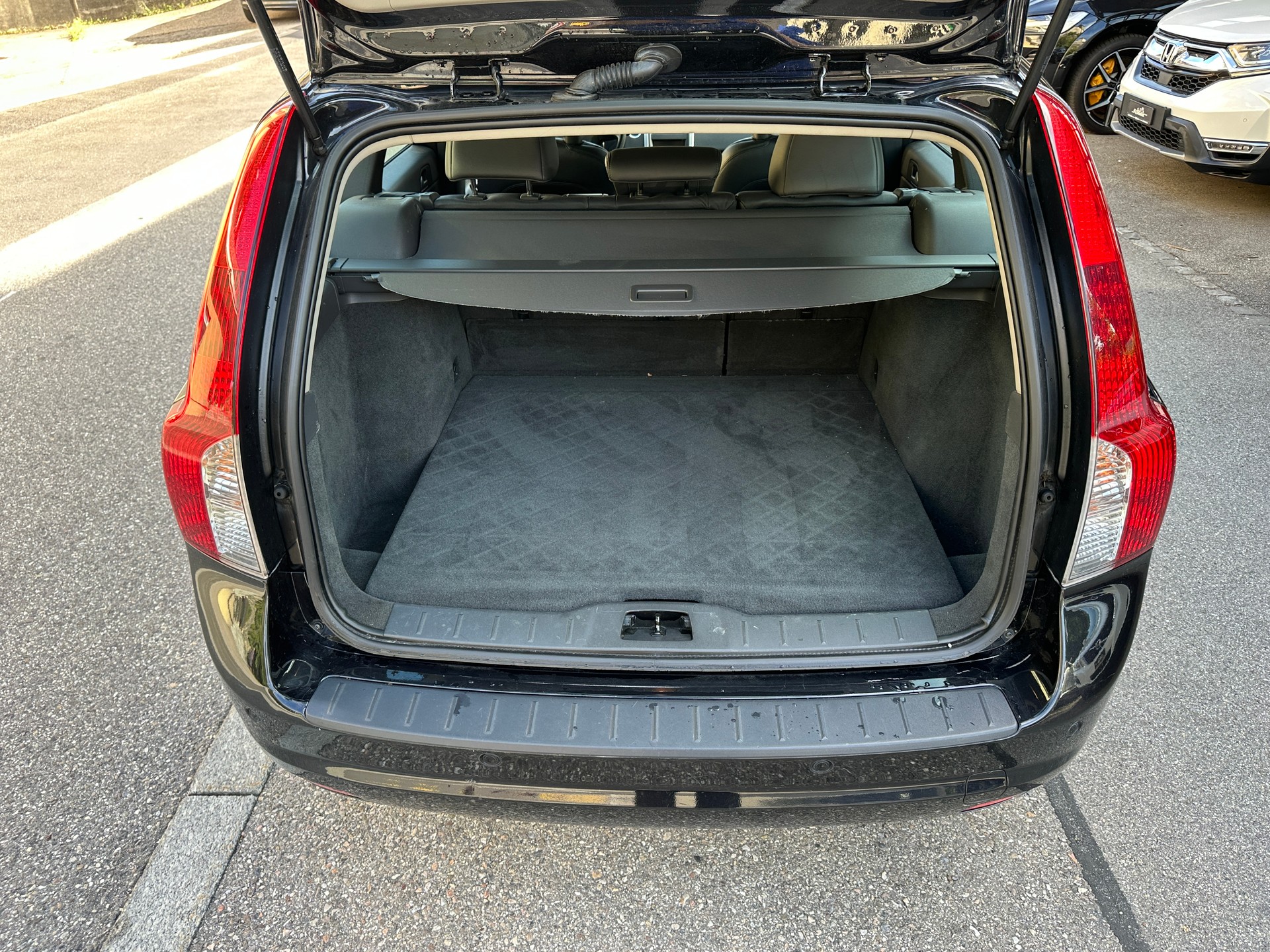 VOLVO V50 D3 Business Edition Geartronic-image-11