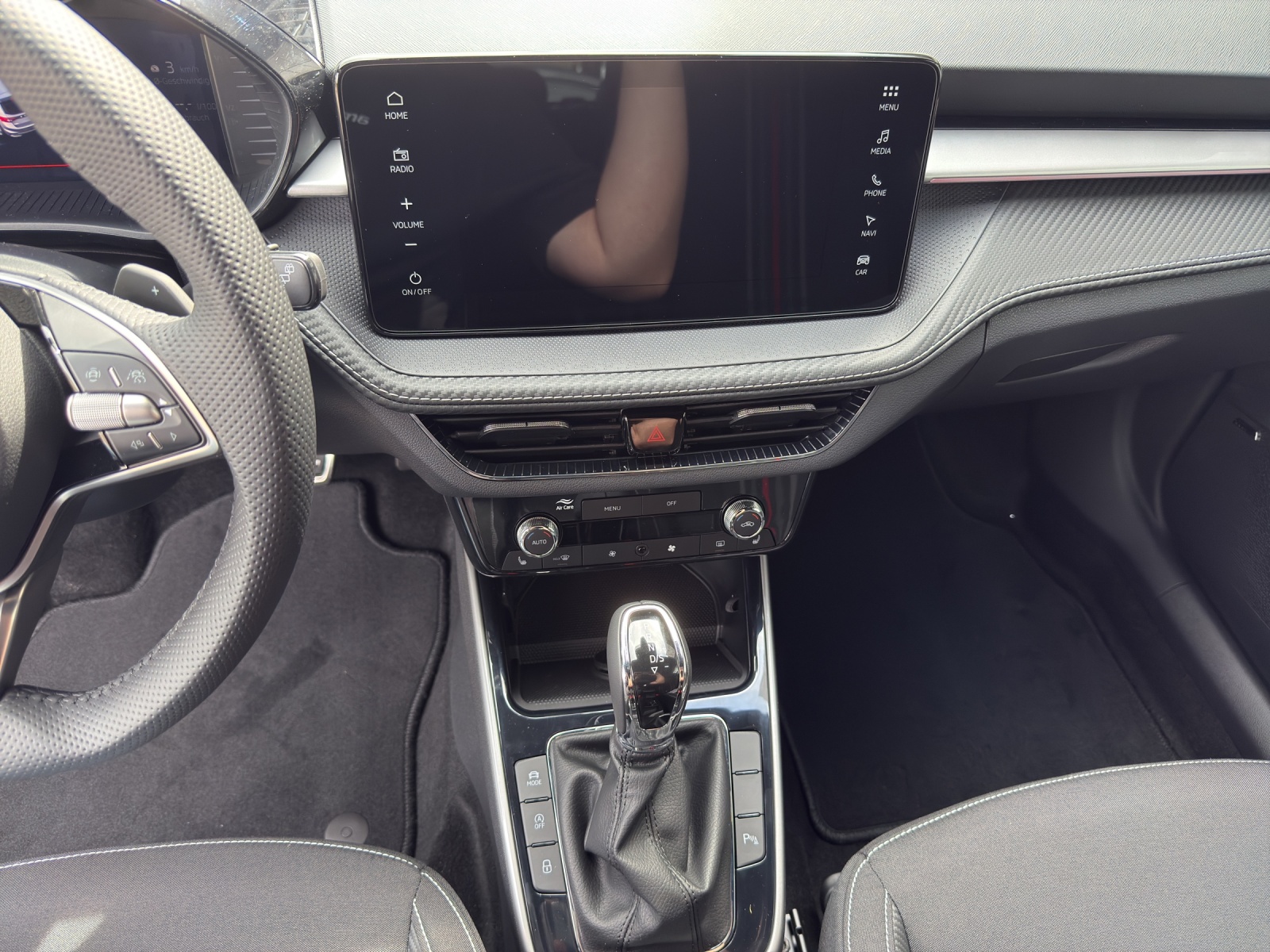 SKODA Fabia 1.5 TSI 130 DSG-image-10