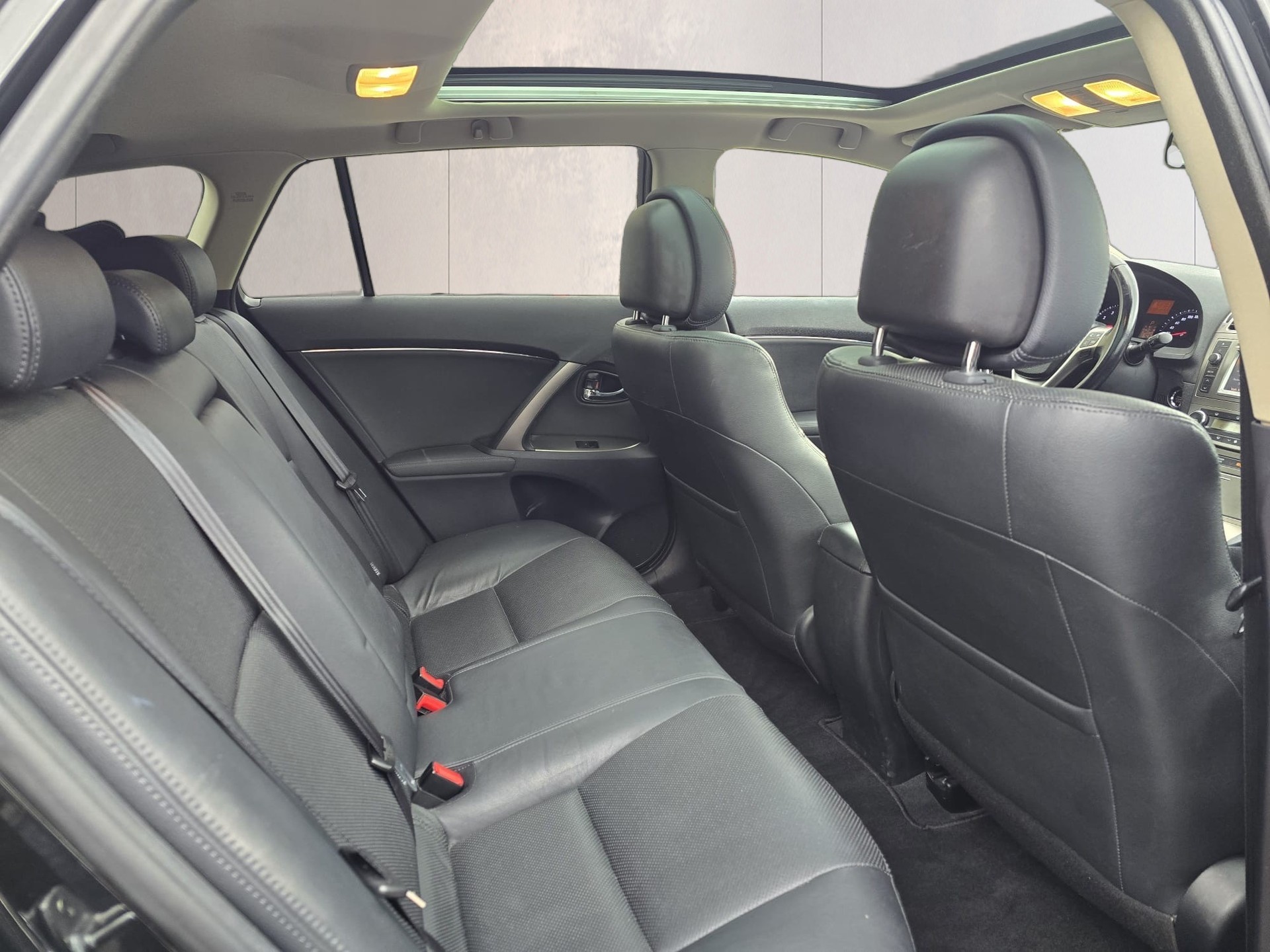 TOYOTA Avensis Sportswagon 2.0 Linea Luna Multidrive-image-20