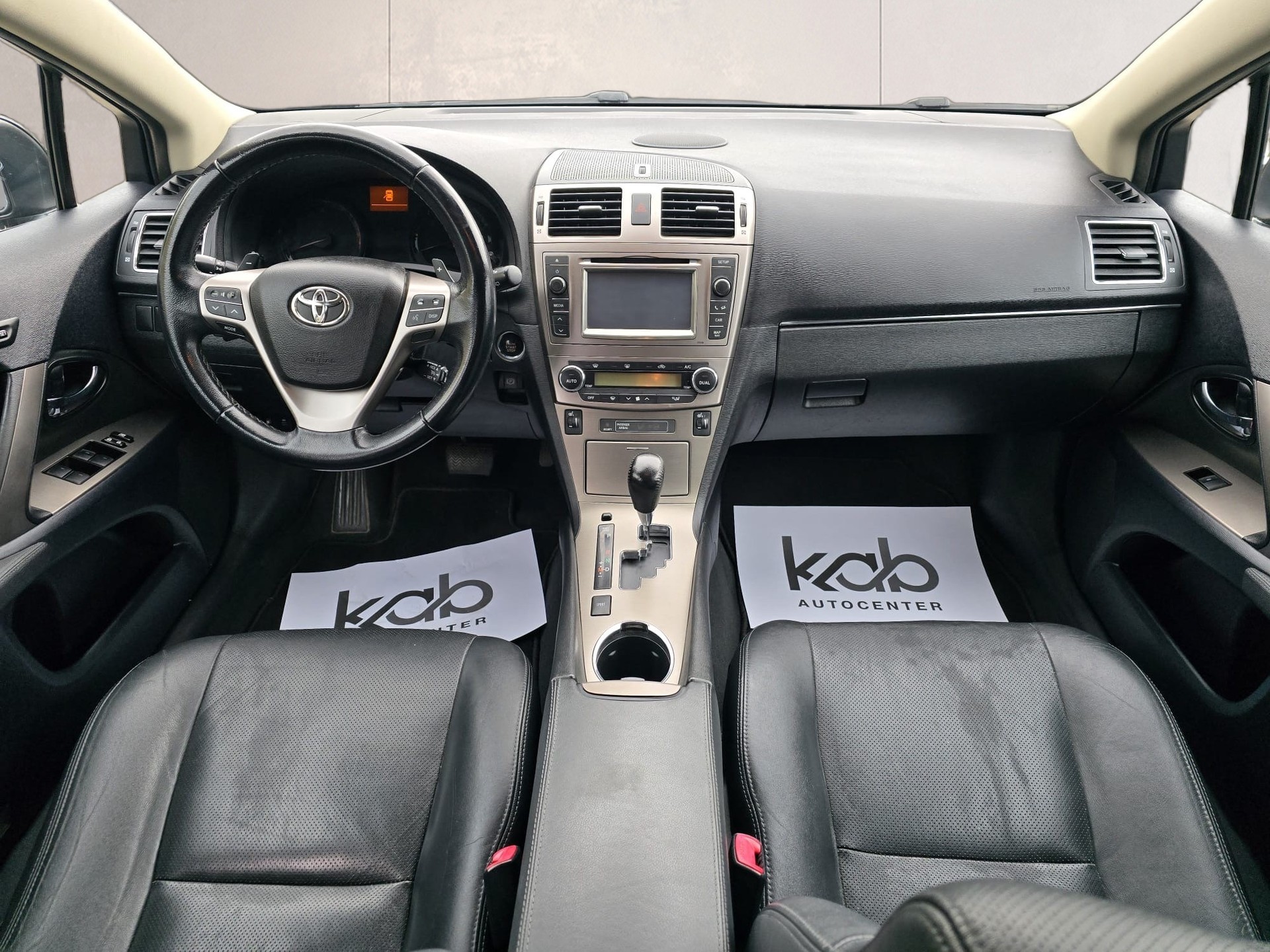TOYOTA Avensis Sportswagon 2.0 Linea Luna Multidrive-image-8
