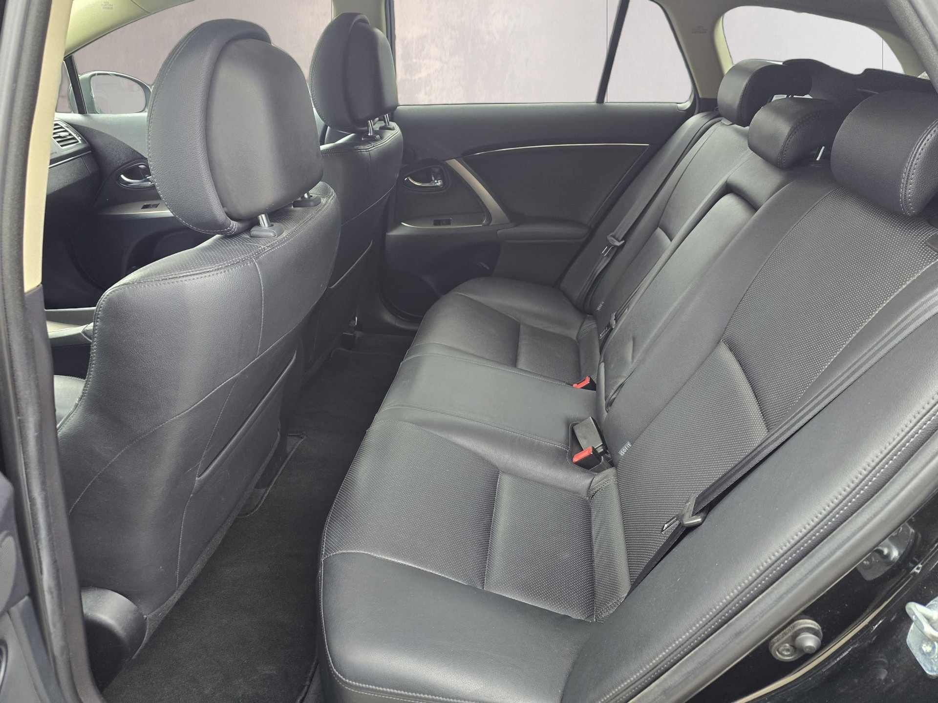 TOYOTA Avensis Sportswagon 2.0 Linea Luna Multidrive-image-21