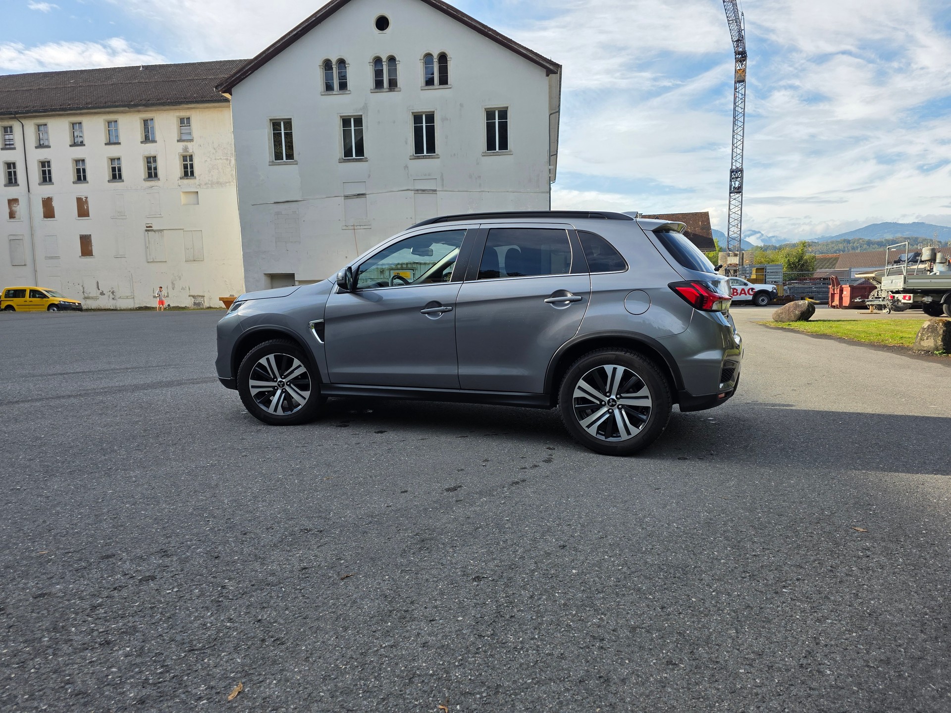 MITSUBISHI ASX 2.0 Diamond 4WD Automat-image-12