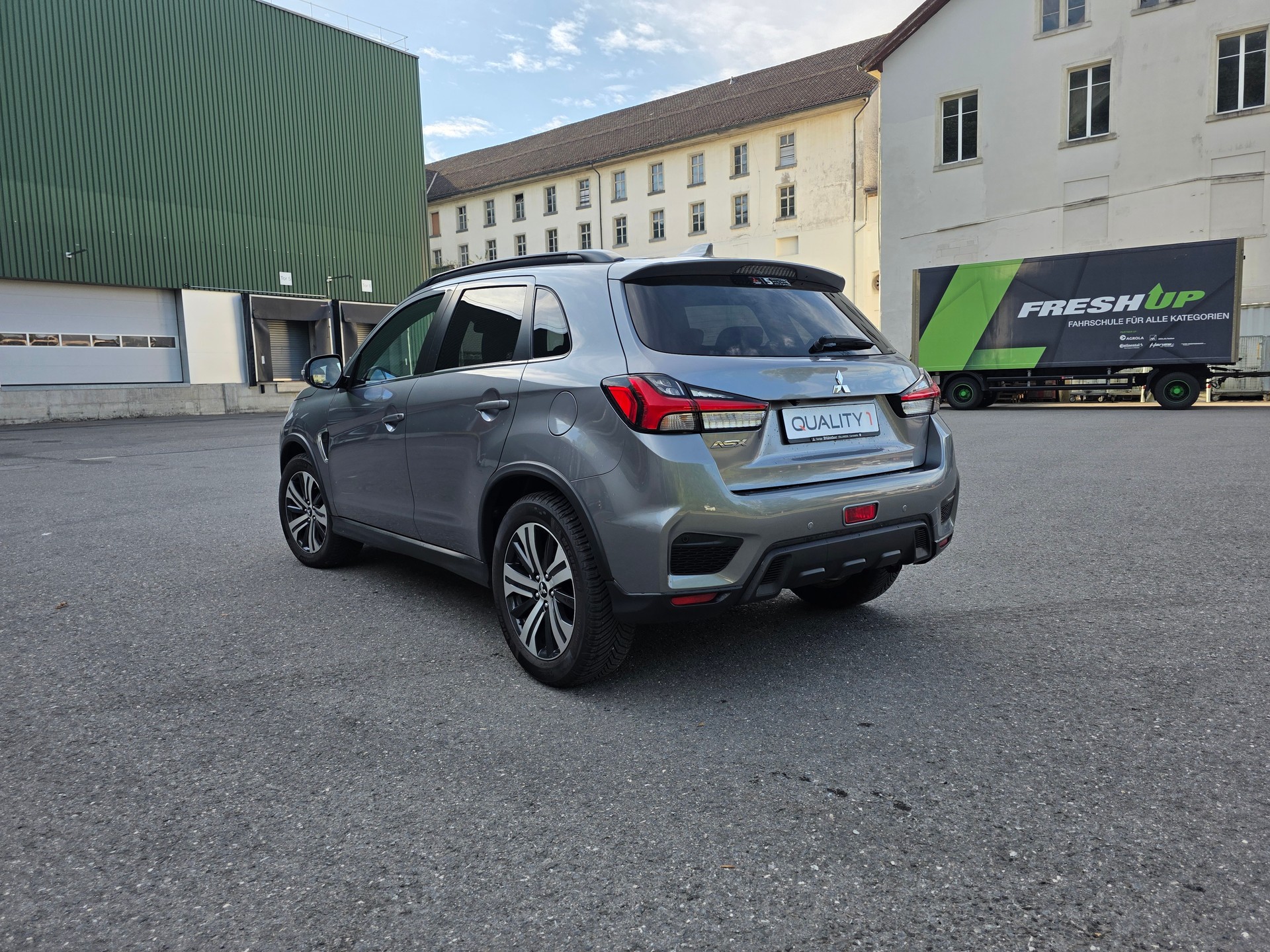 MITSUBISHI ASX 2.0 Diamond 4WD Automat-image-16