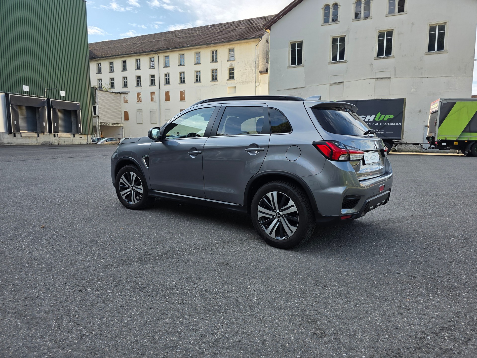 MITSUBISHI ASX 2.0 Diamond 4WD Automat-image-15