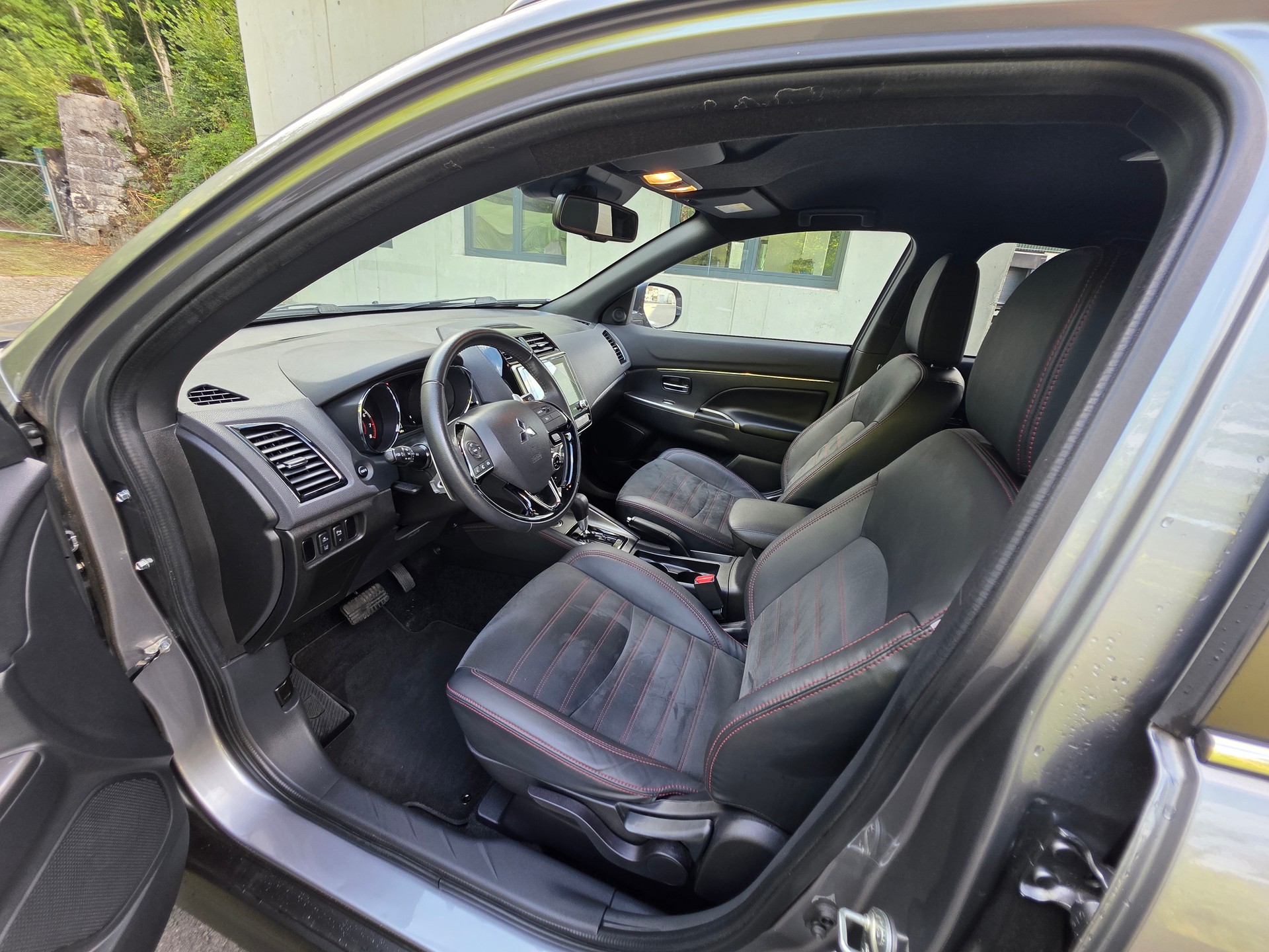 MITSUBISHI ASX 2.0 Diamond 4WD Automat-image-21