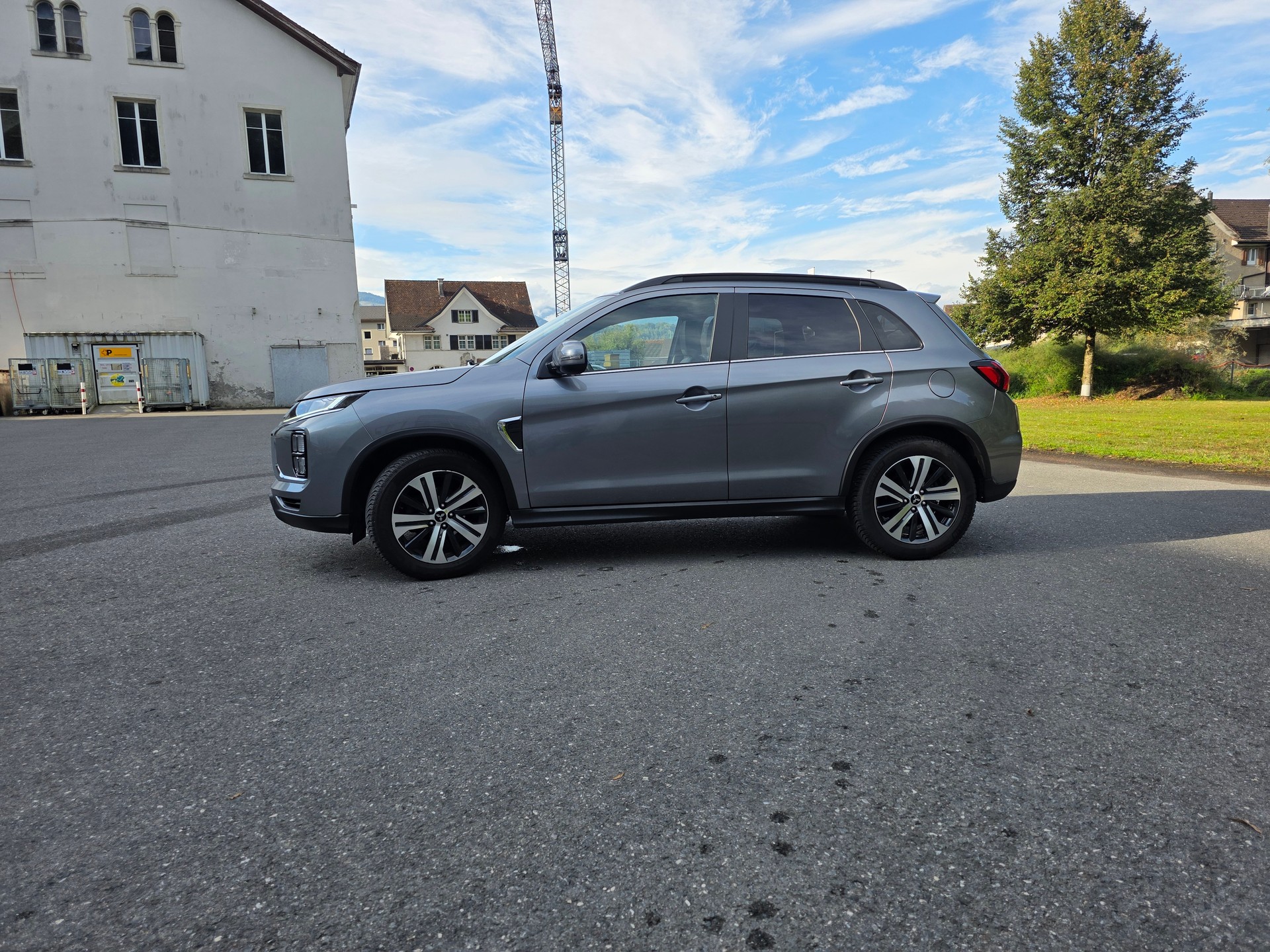 MITSUBISHI ASX 2.0 Diamond 4WD Automat-image-11