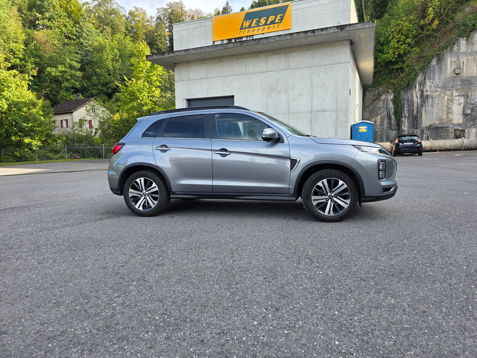 MITSUBISHI ASX 2.0 Diamond 4WD Automat-image-10