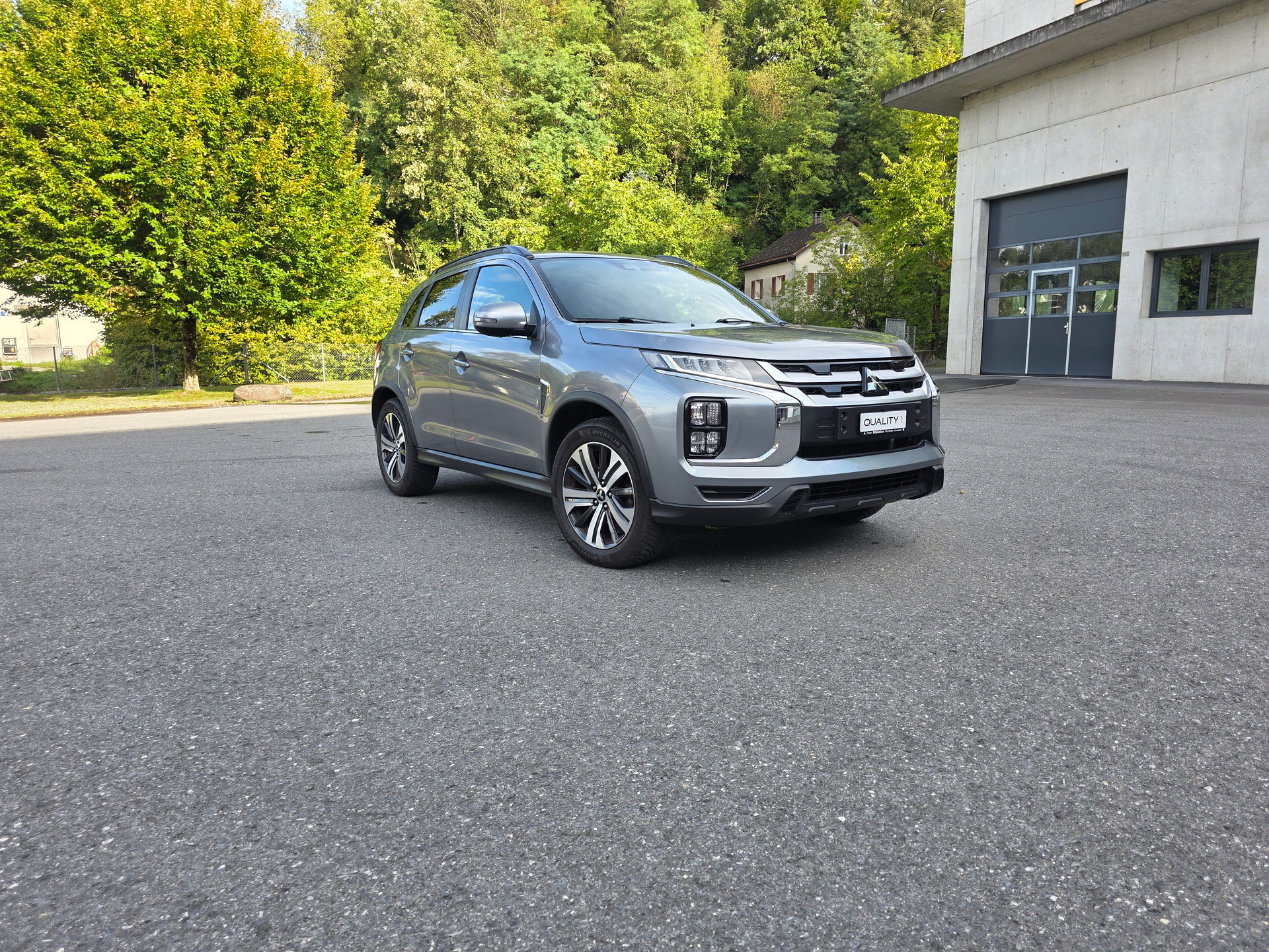 MITSUBISHI ASX 2.0 Diamond 4WD Automat-image-4