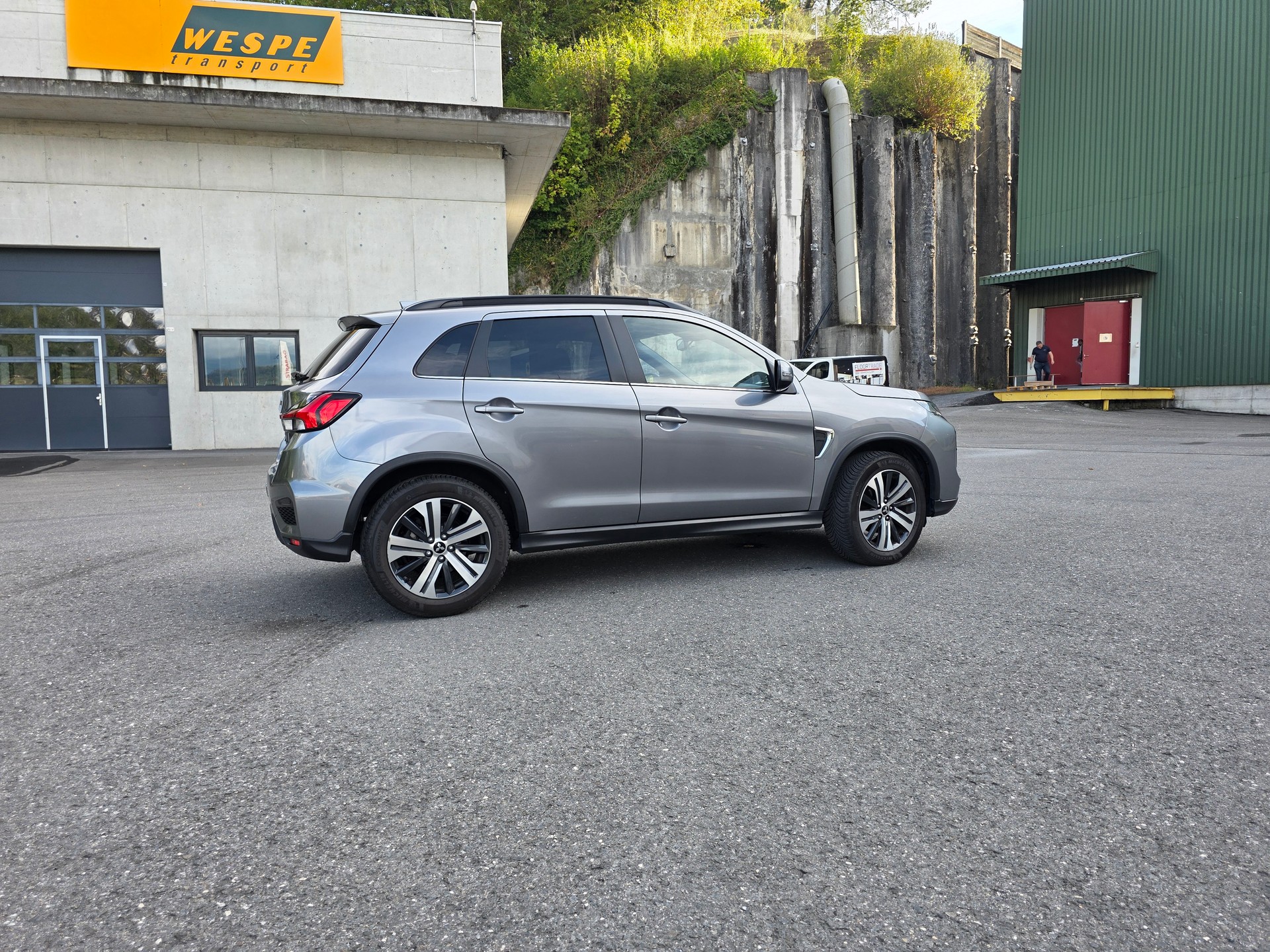 MITSUBISHI ASX 2.0 Diamond 4WD Automat-image-13