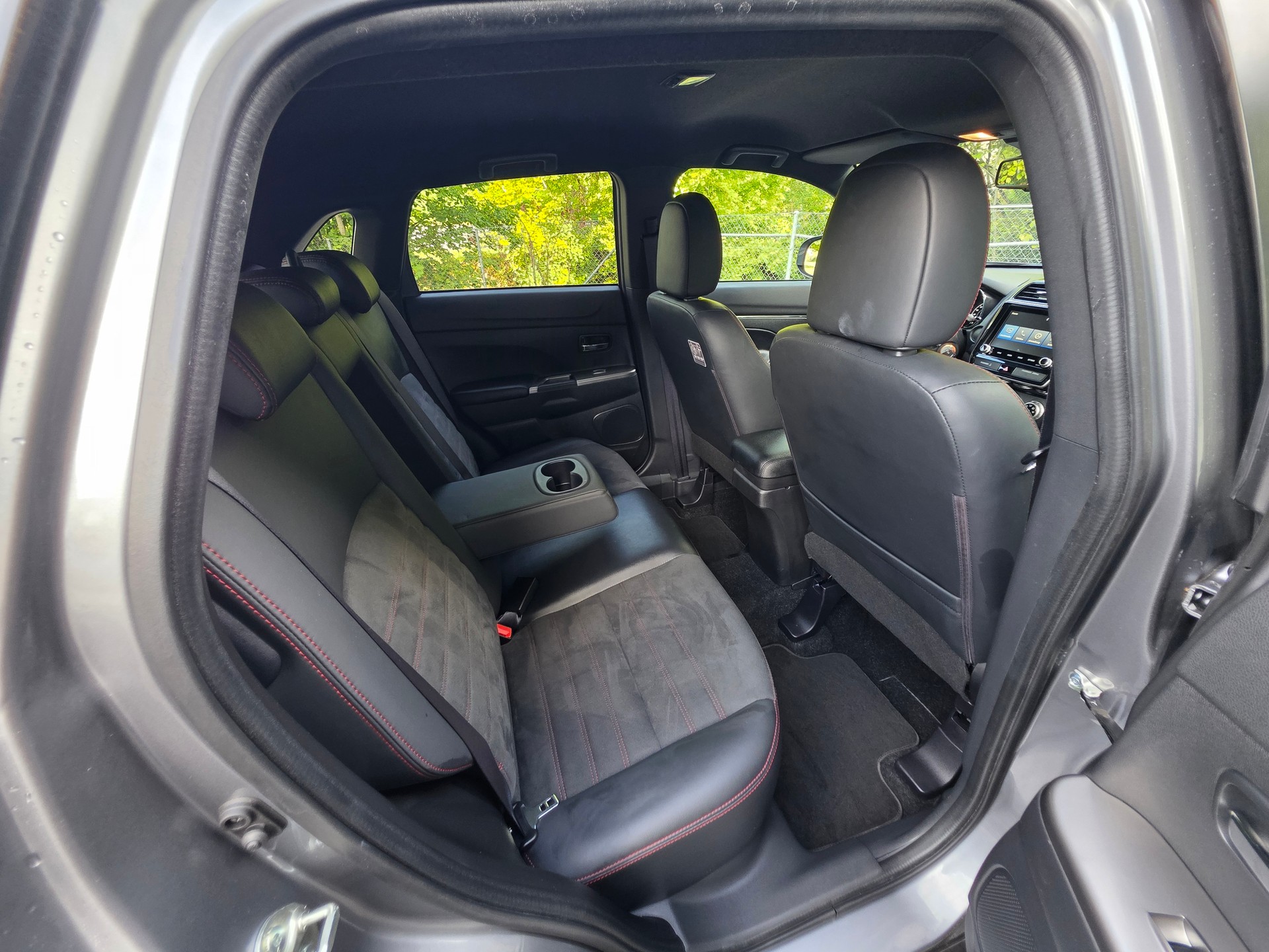 MITSUBISHI ASX 2.0 Diamond 4WD Automat-image-24