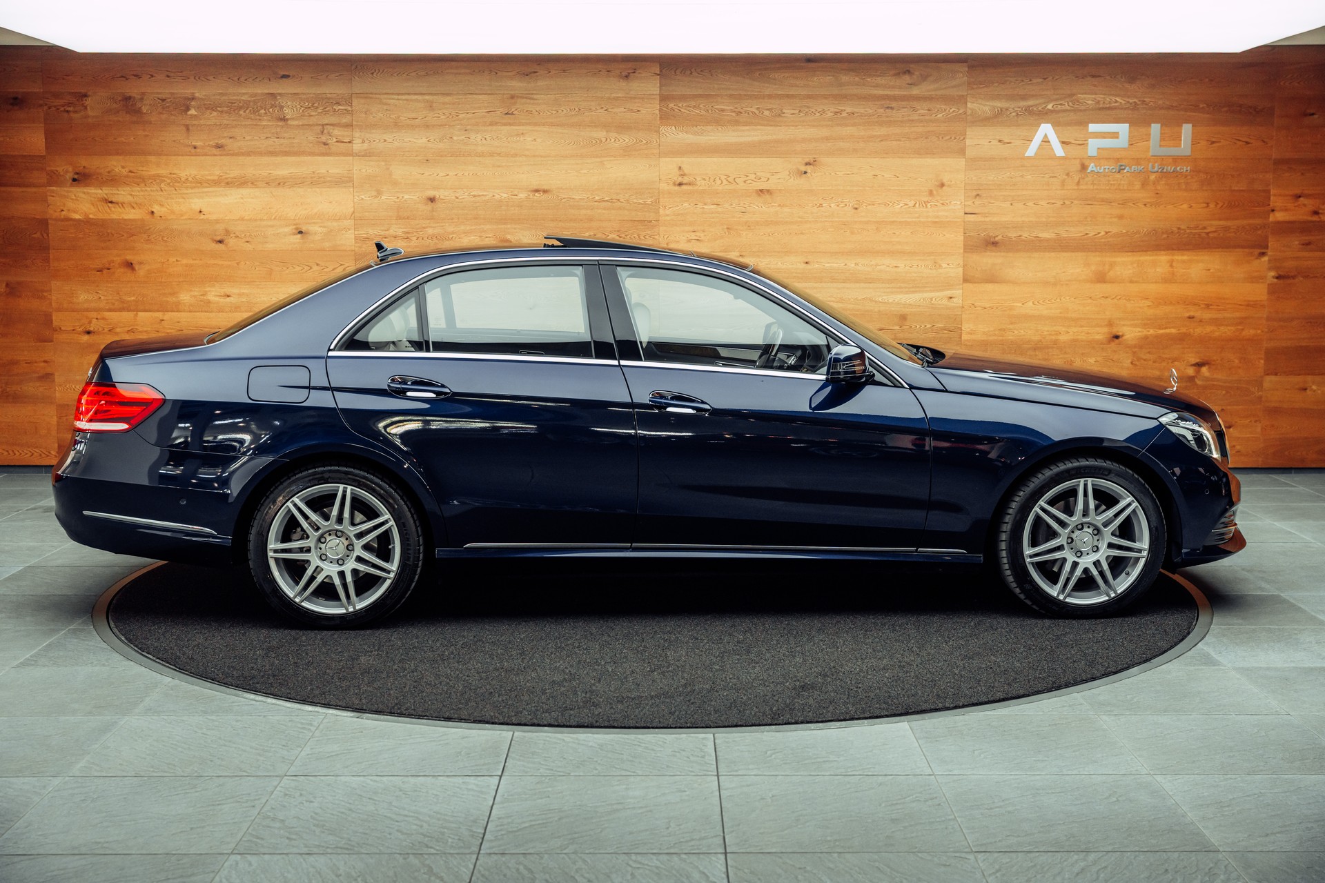 MERCEDES-BENZ E 350 BlueTEC Elégance 4Matic 7G-Tronic-image-11