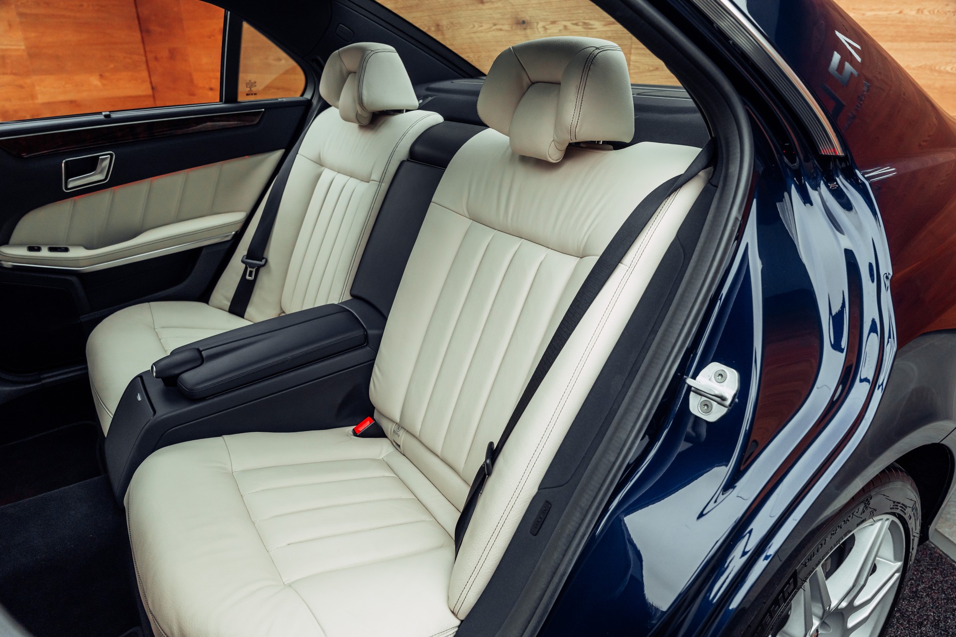 MERCEDES-BENZ E 350 BlueTEC Elégance 4Matic 7G-Tronic-image-7