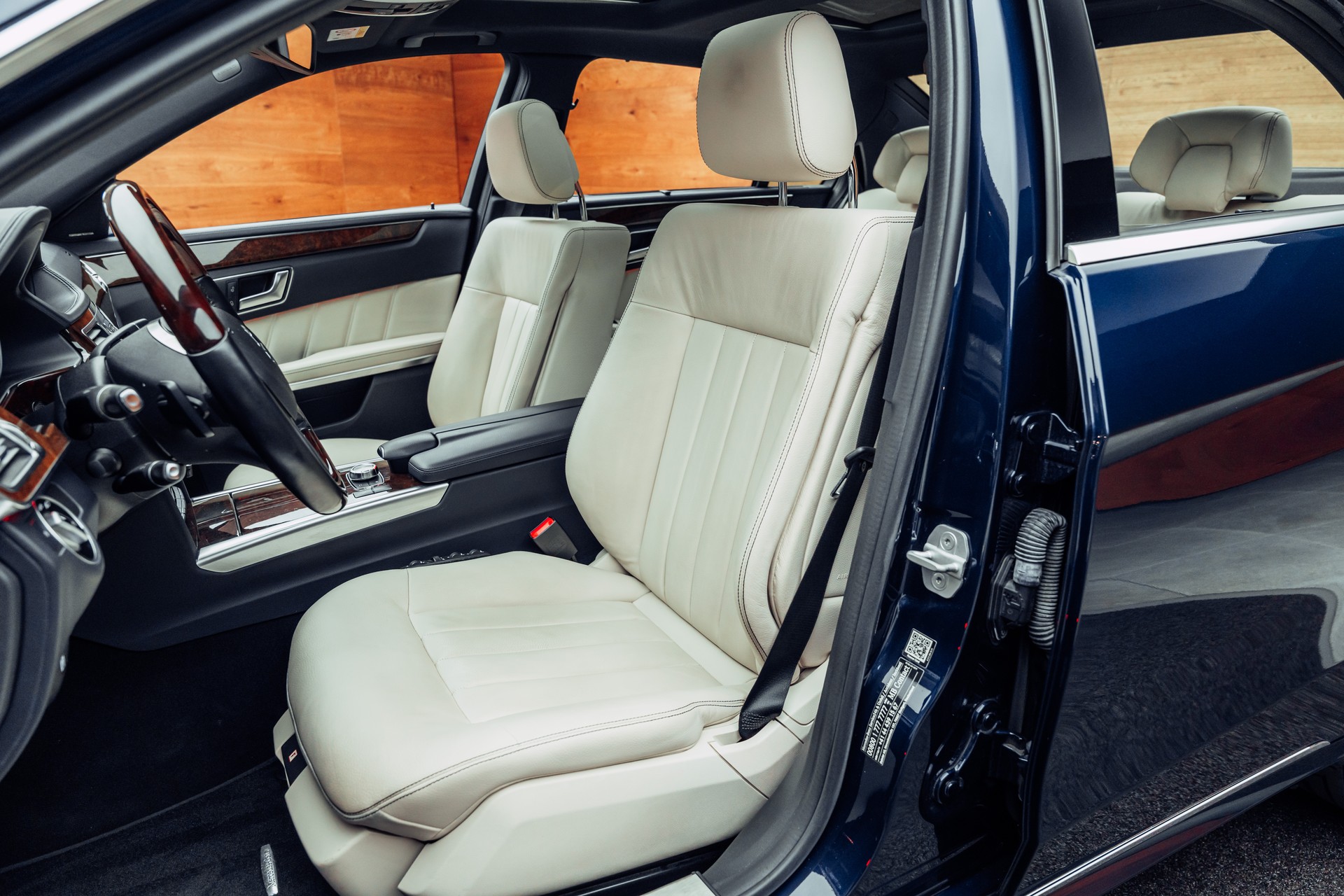 MERCEDES-BENZ E 350 BlueTEC Elégance 4Matic 7G-Tronic-image-5