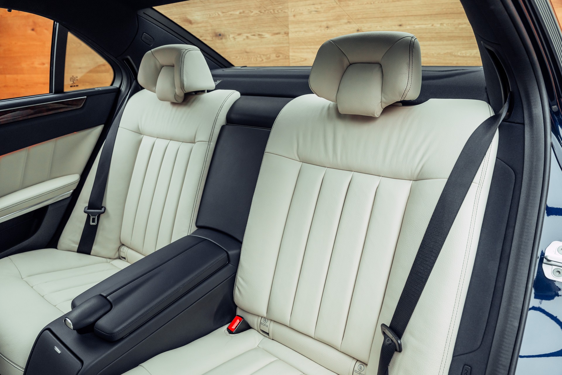 MERCEDES-BENZ E 350 BlueTEC Elégance 4Matic 7G-Tronic-image-8