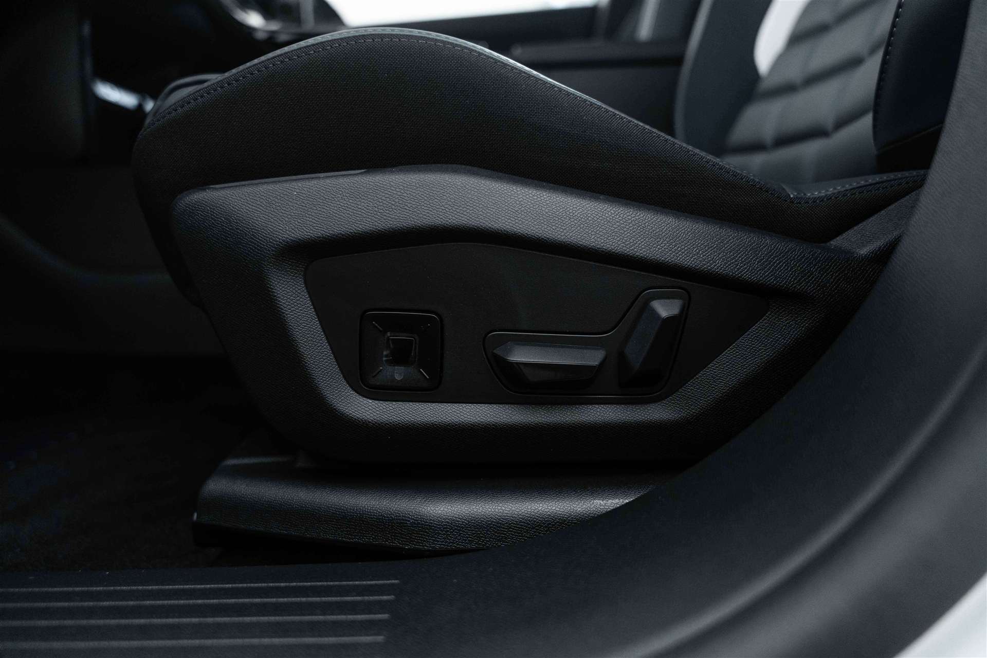 CITROEN C5 Aircross 1.2 HEV Max NEUES MODELL Automat-image-15