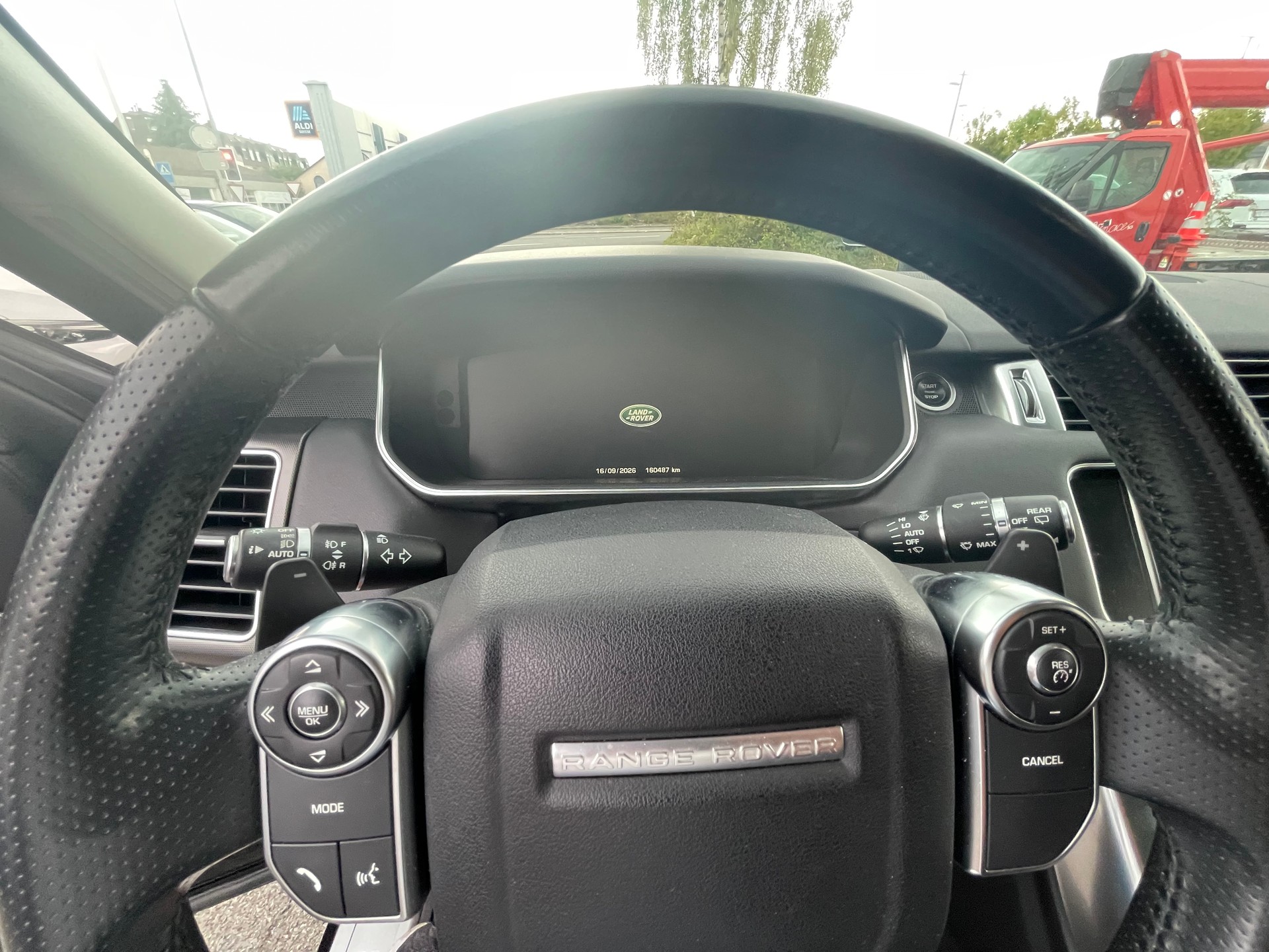 LAND ROVER Range Rover Sport 3.0 SDV6 HSE Dynamic Automatic-image-12