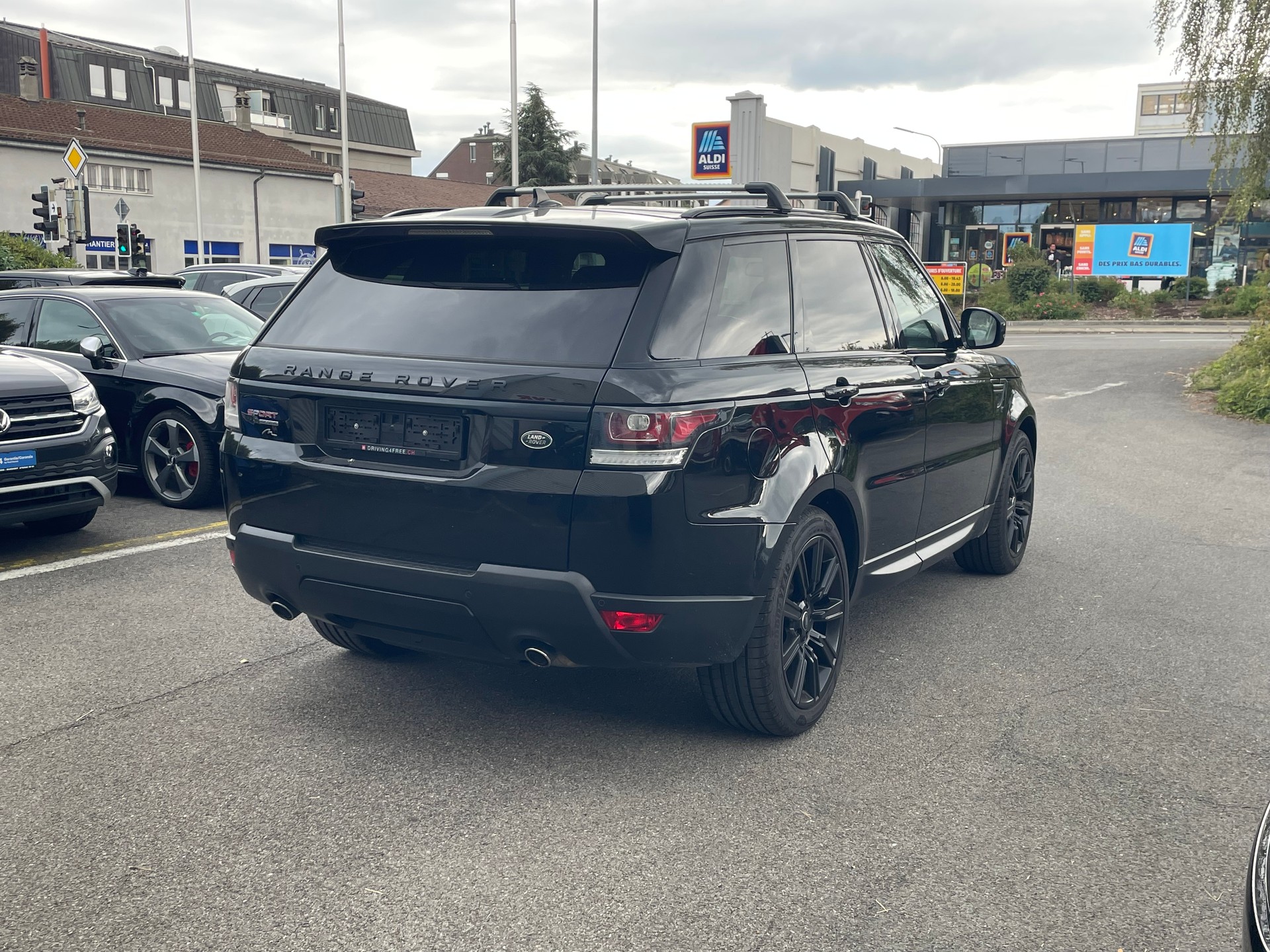 LAND ROVER Range Rover Sport 3.0 SDV6 HSE Dynamic Automatic-image-3