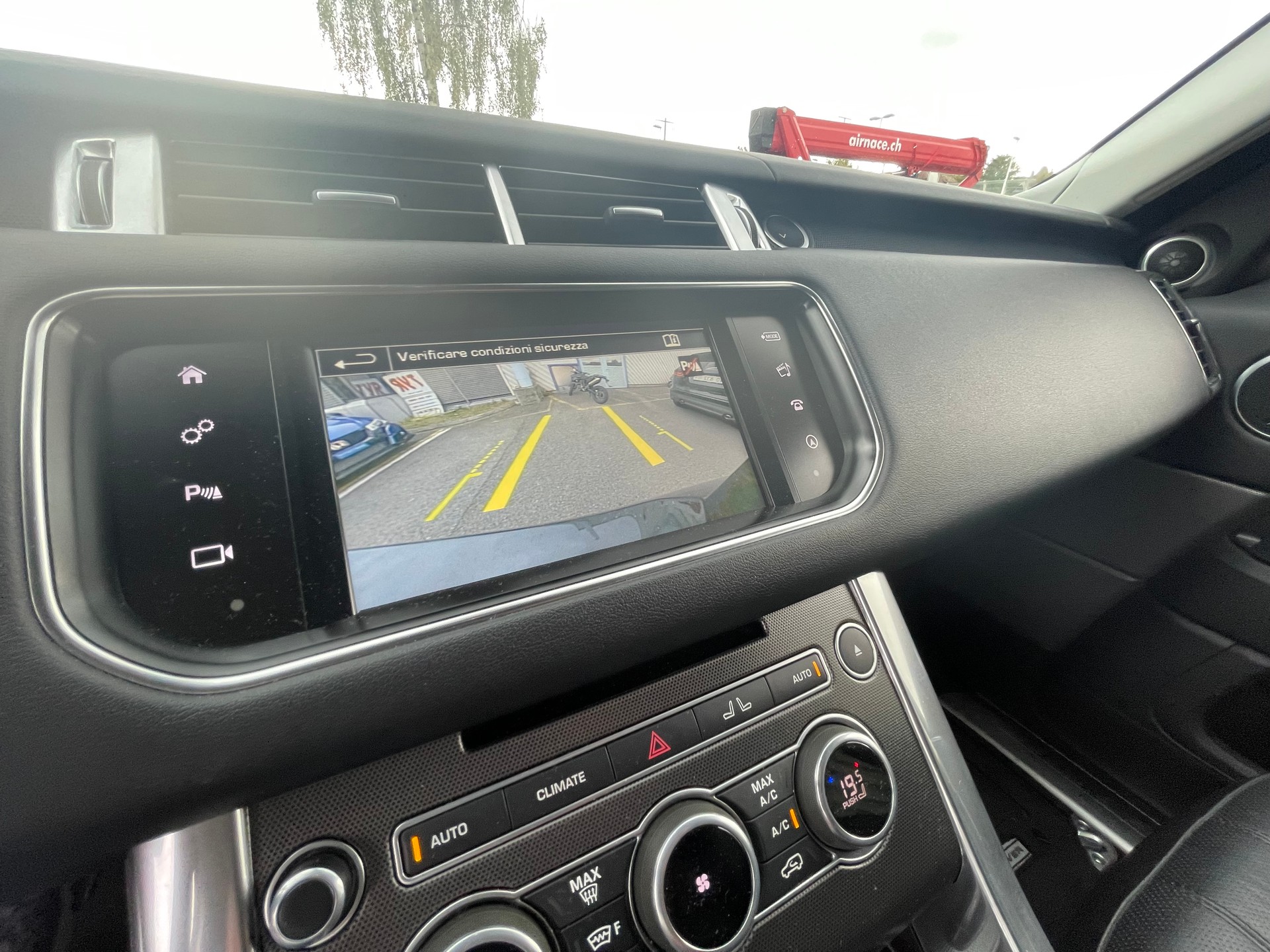 LAND ROVER Range Rover Sport 3.0 SDV6 HSE Dynamic Automatic-image-13