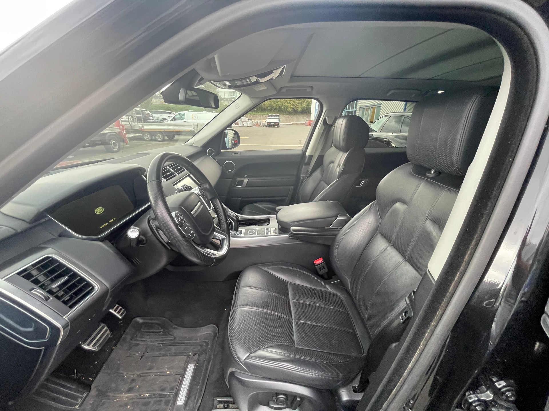 LAND ROVER Range Rover Sport 3.0 SDV6 HSE Dynamic Automatic-image-11