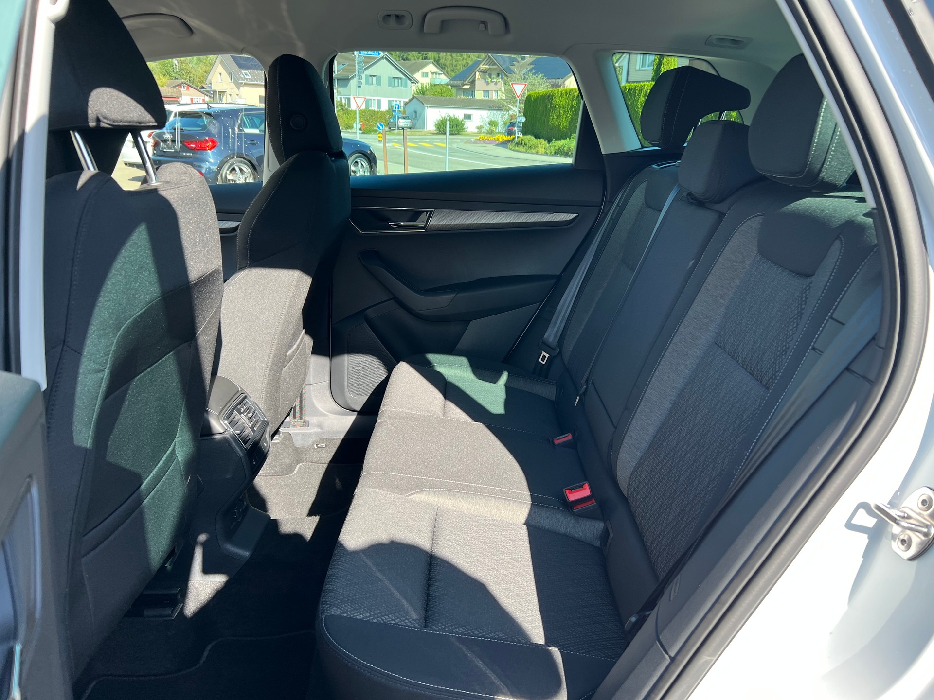 SKODA Karoq 2.0 TDI CR Style 4x4 DSG-image-24