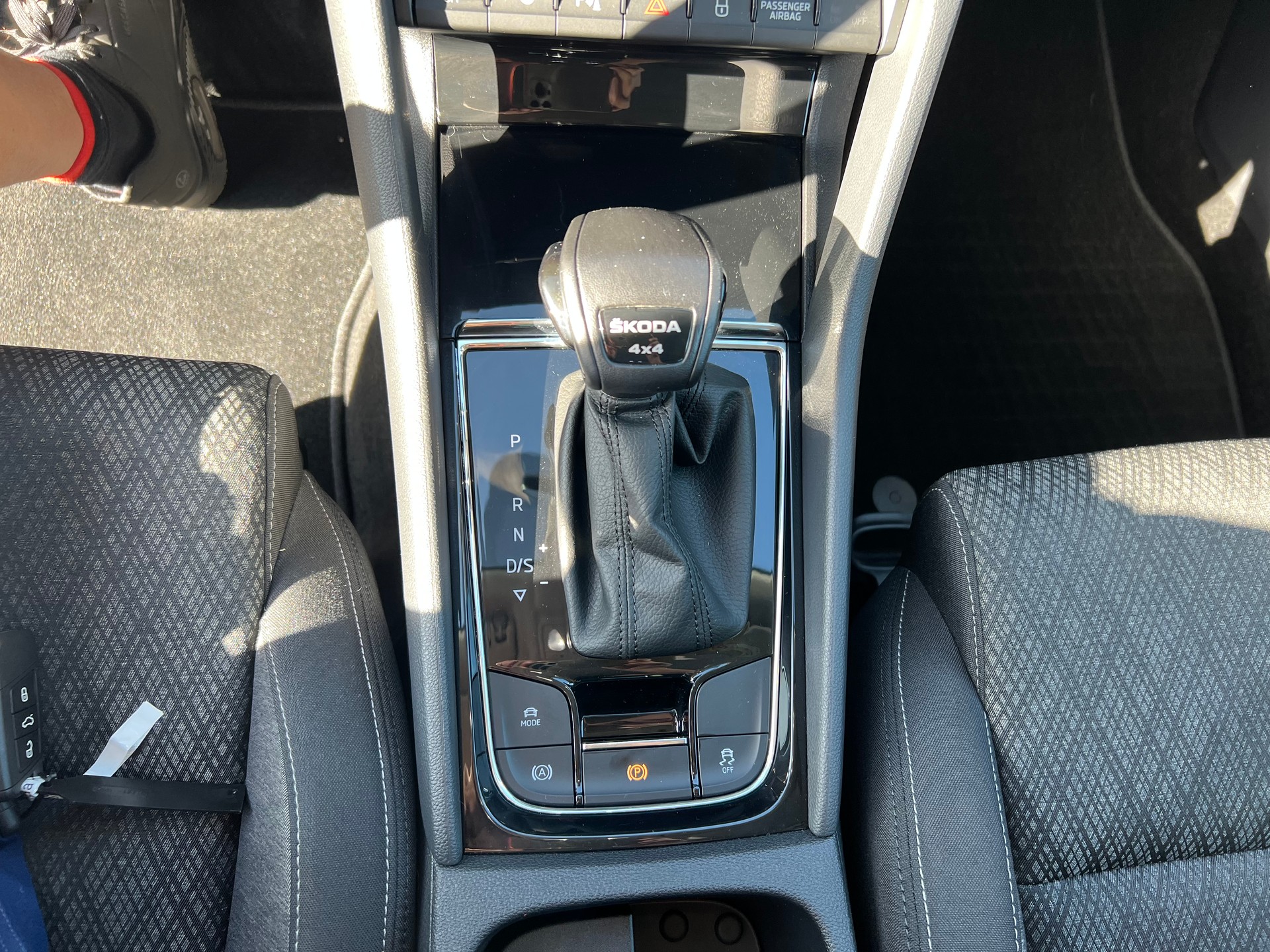SKODA Karoq 2.0 TDI CR Style 4x4 DSG-image-23