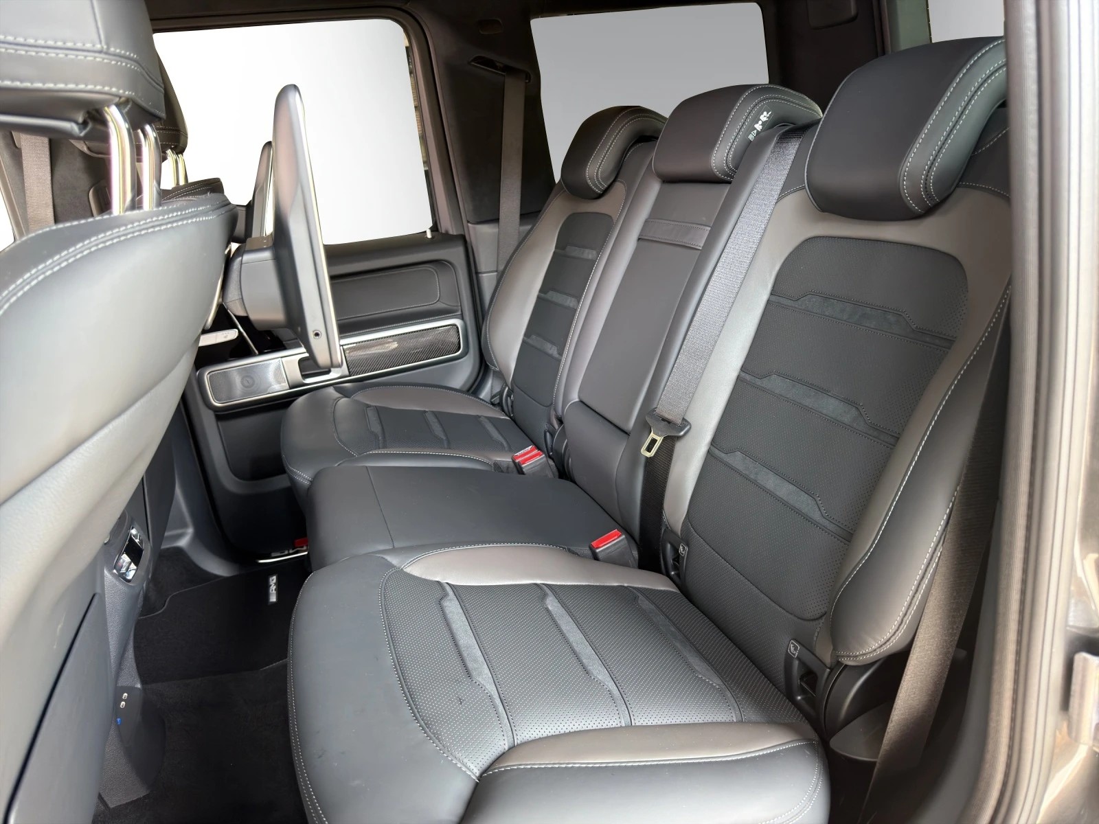 MERCEDES-BENZ G 63 AMG 9G-Tronic-image-10
