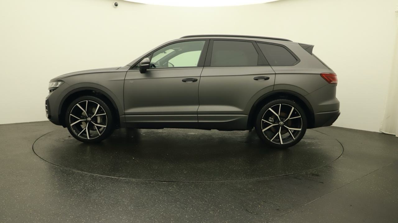 VW Touareg 3.0 TDI R-Line Final Edition Tiptronic-image-1