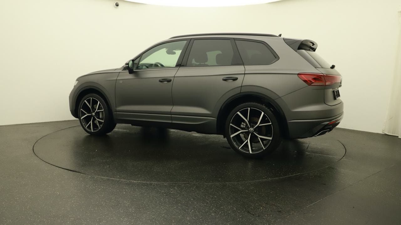 VW Touareg 3.0 TDI R-Line Final Edition Tiptronic-image-2