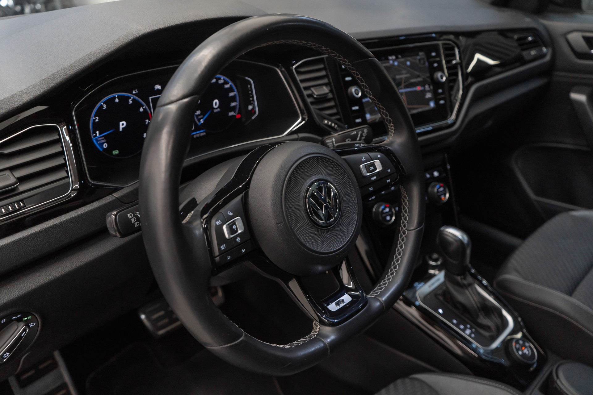 VW T-Roc 2.0 TSI R DSG 4Motion-image-18