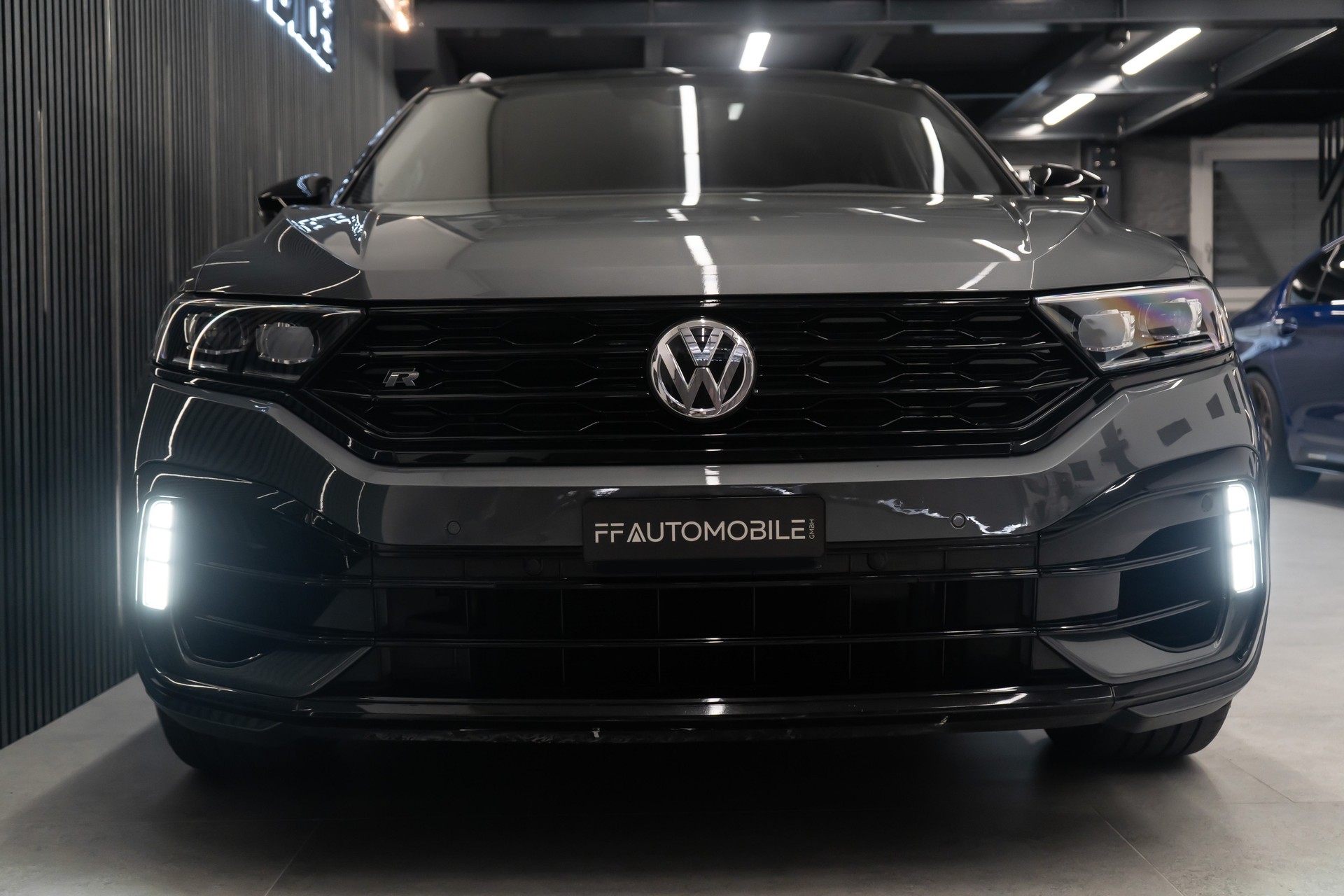 VW T-Roc 2.0 TSI R DSG 4Motion-image-6